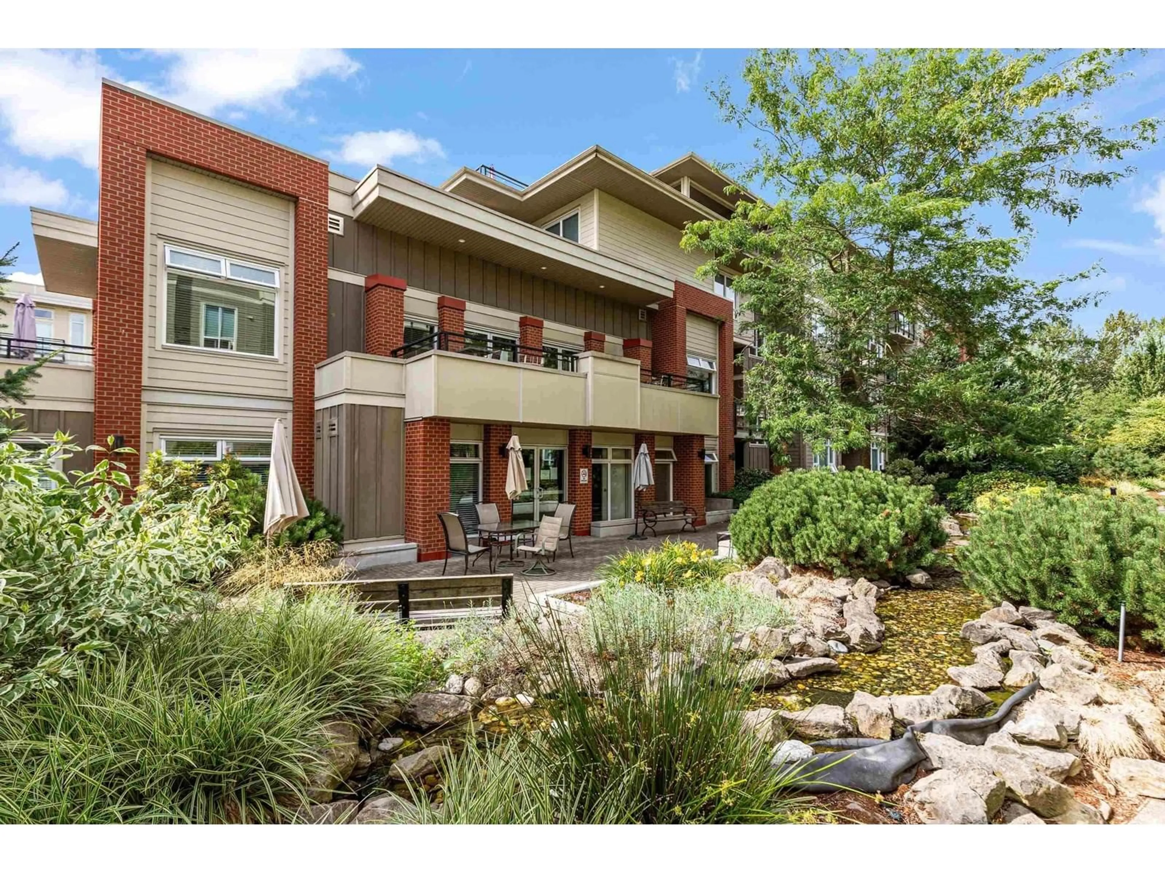 Home with brick exterior material, unknown for D202 - 20211 66, Langley British Columbia V2Y0L4