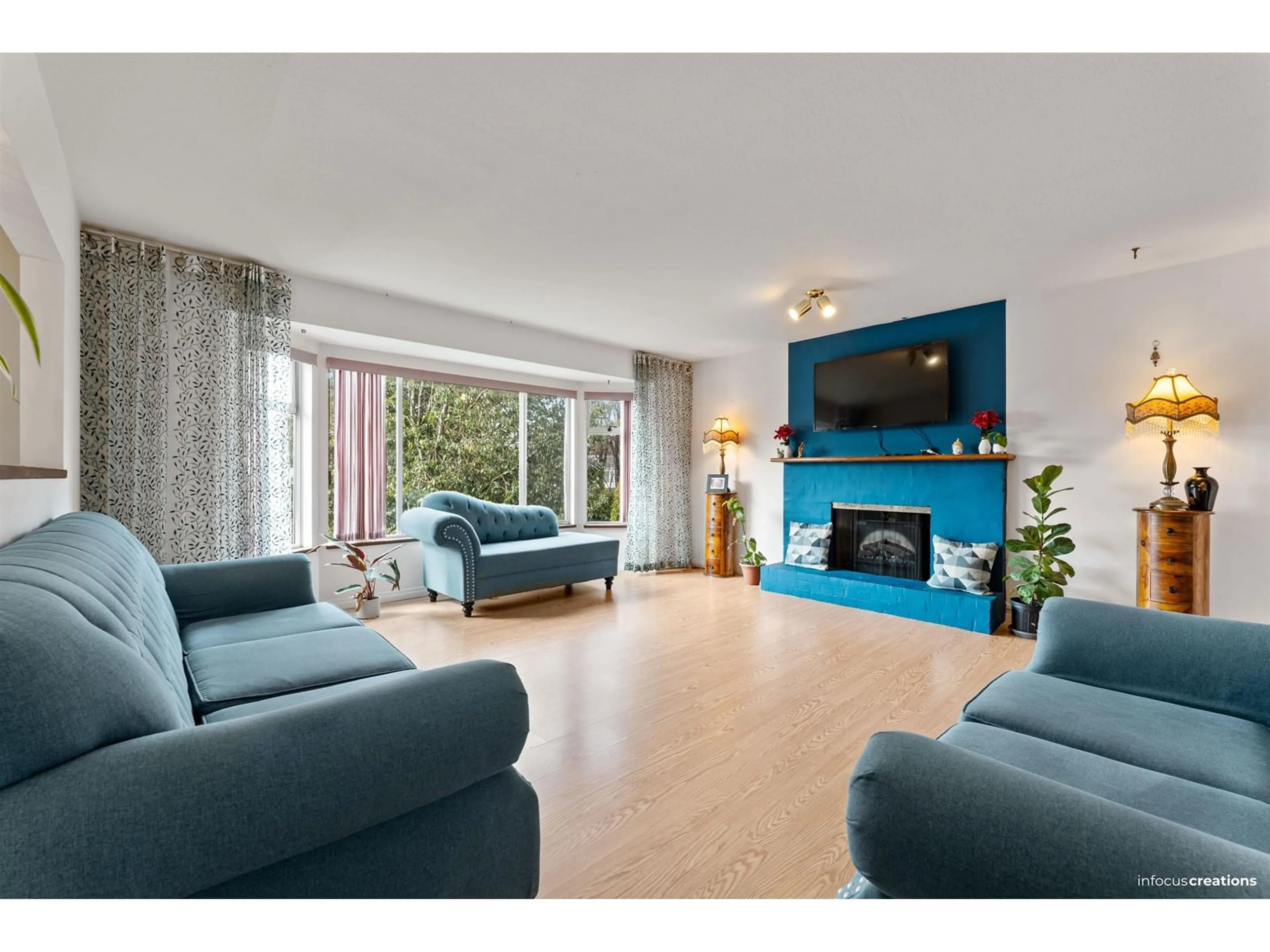 Living room with furniture, unknown for 7586 115, Delta British Columbia V4C5M8