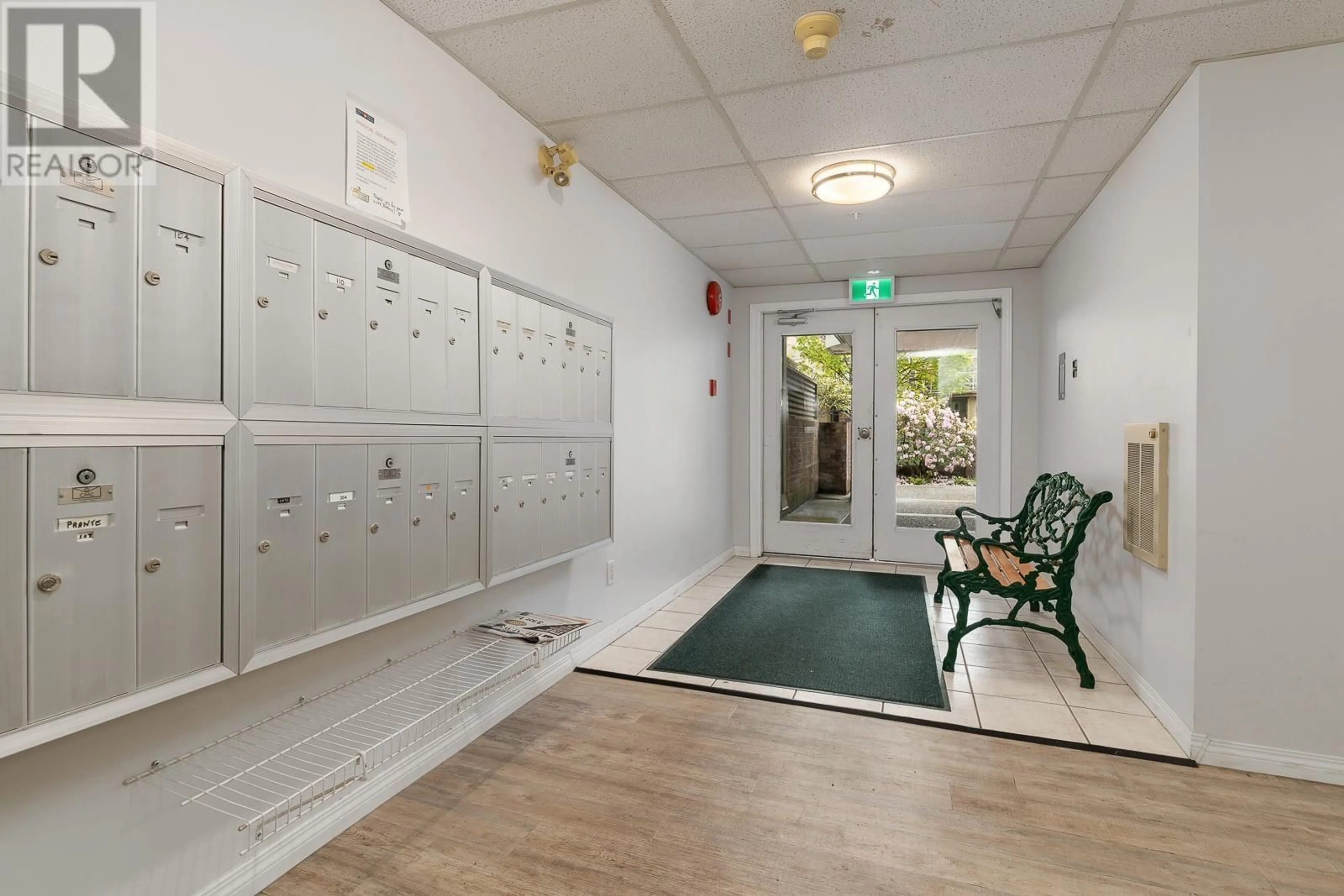 Indoor foyer for 104 - 22275 123 AVENUE, Maple Ridge British Columbia V2X4E1