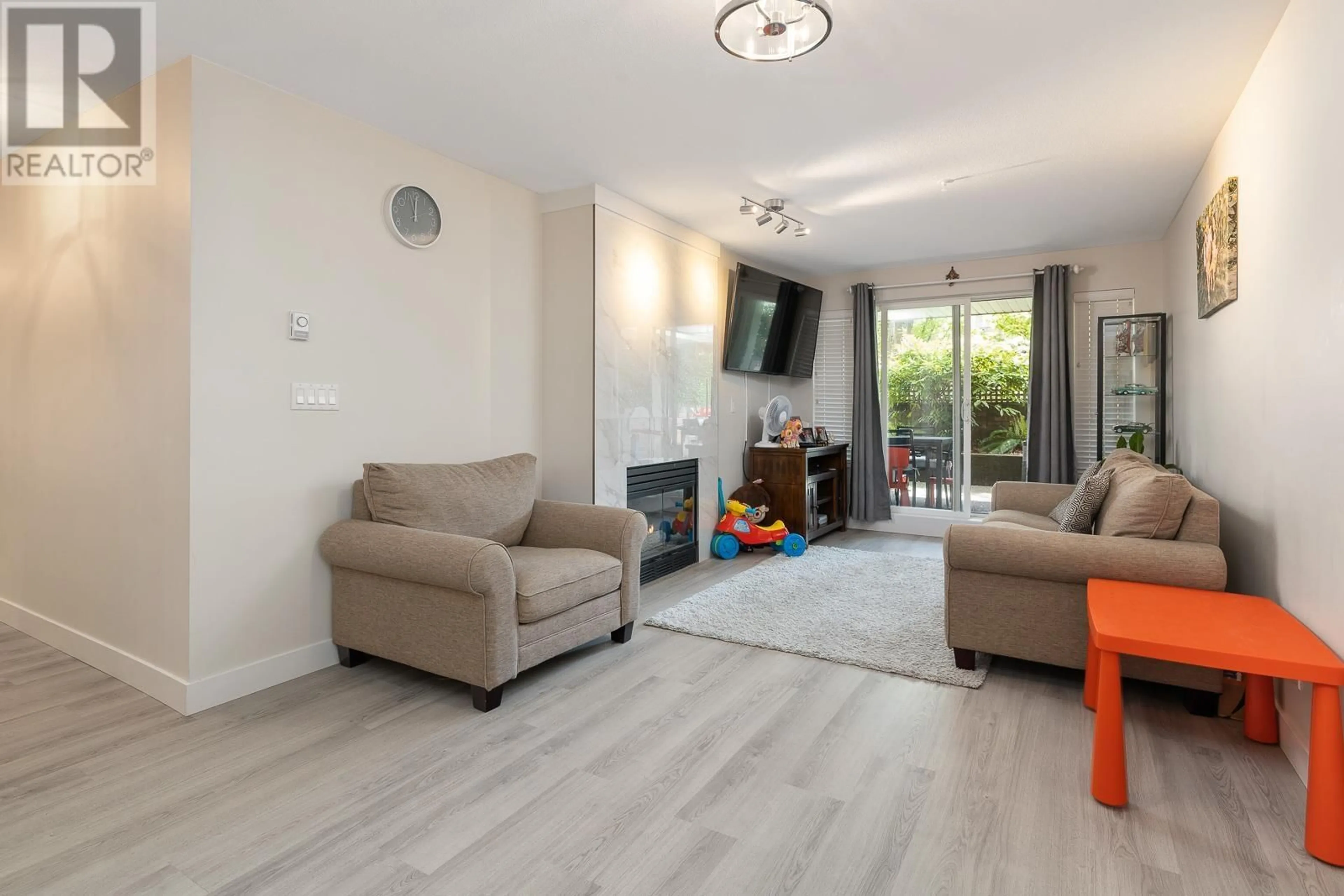 Living room with furniture, unknown for 104 - 22275 123 AVENUE, Maple Ridge British Columbia V2X4E1