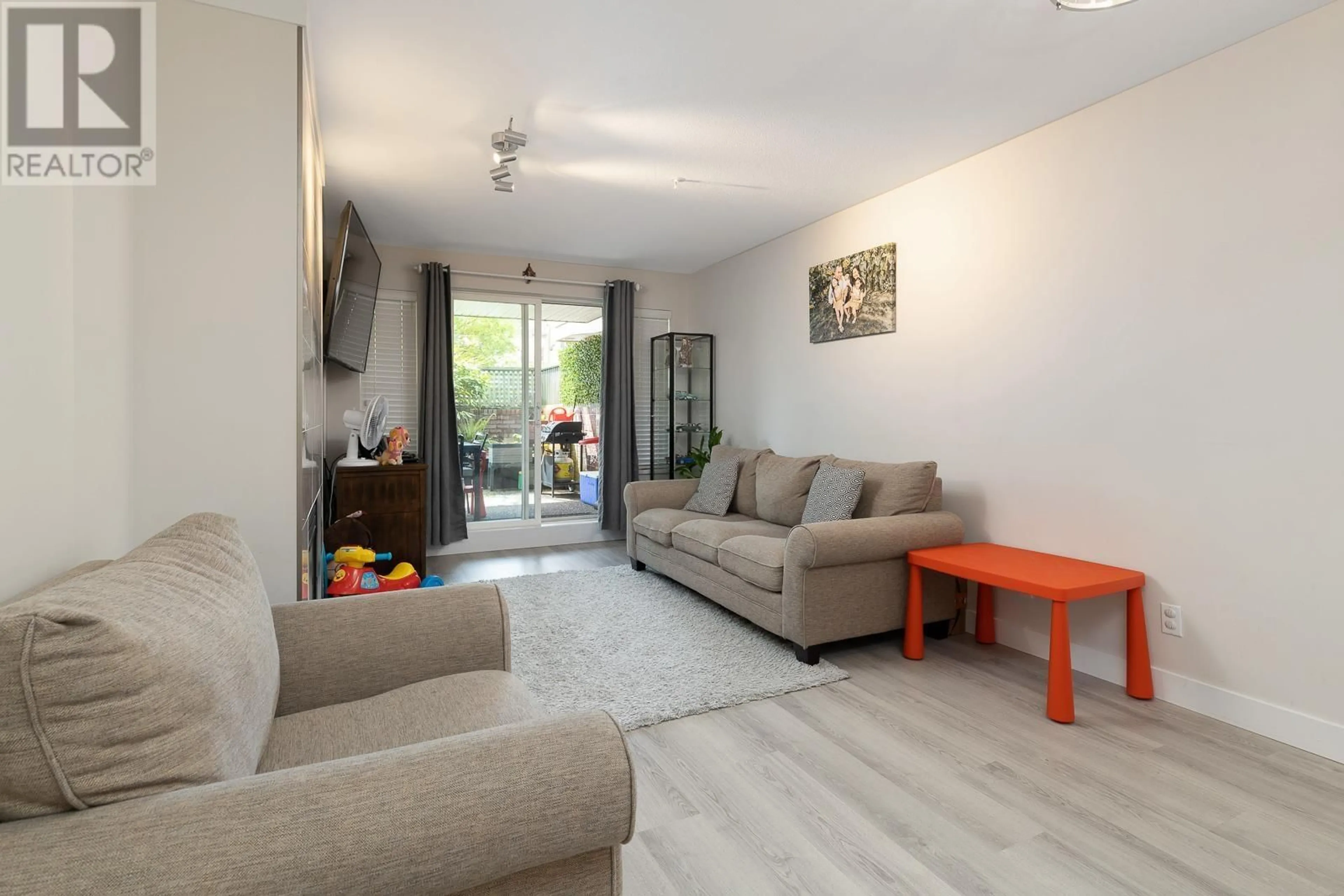 Living room with furniture, unknown for 104 - 22275 123 AVENUE, Maple Ridge British Columbia V2X4E1