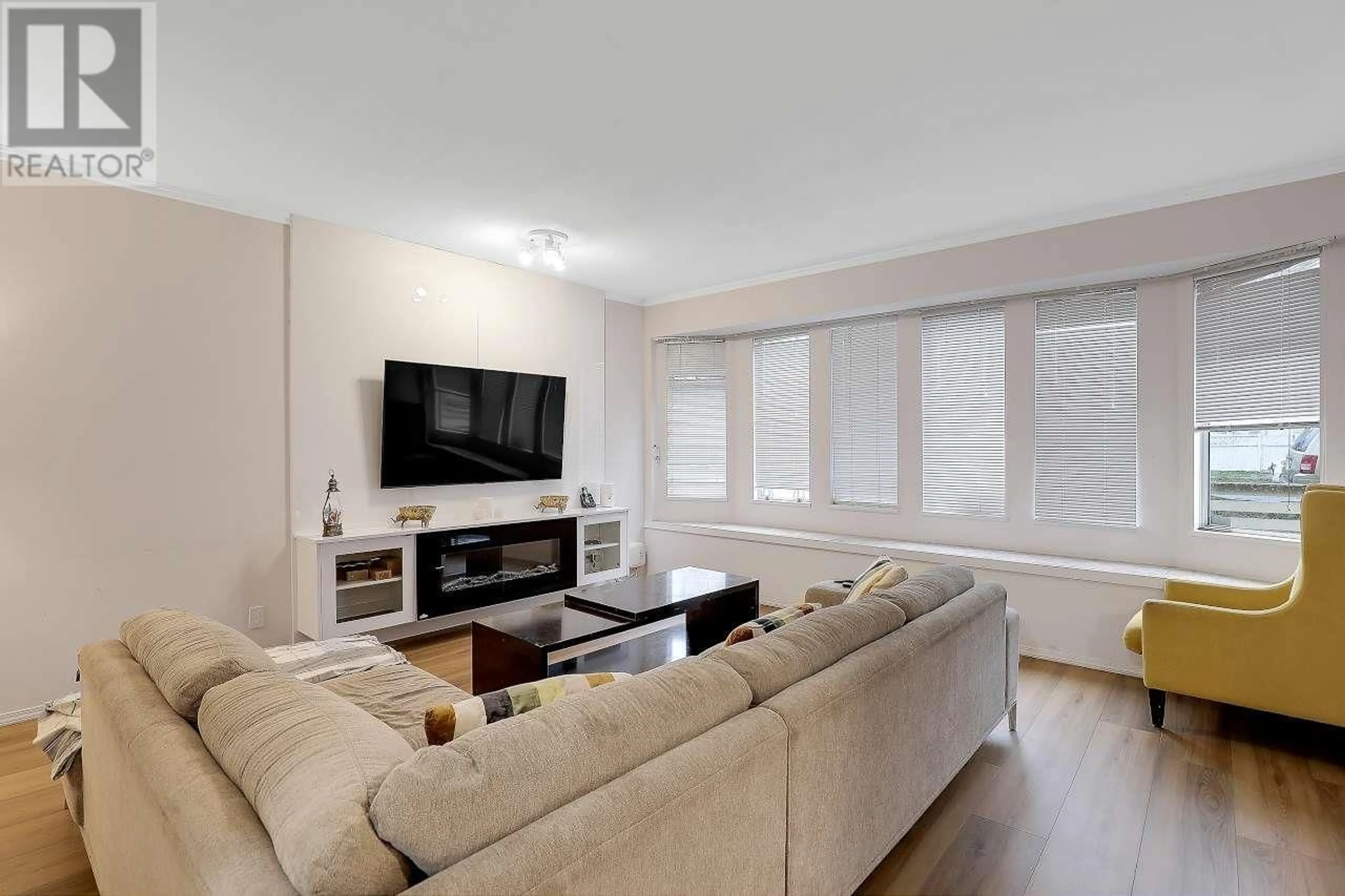 Living room with furniture, unknown for 3538 NAPIER STREET, Vancouver British Columbia V5K2X7