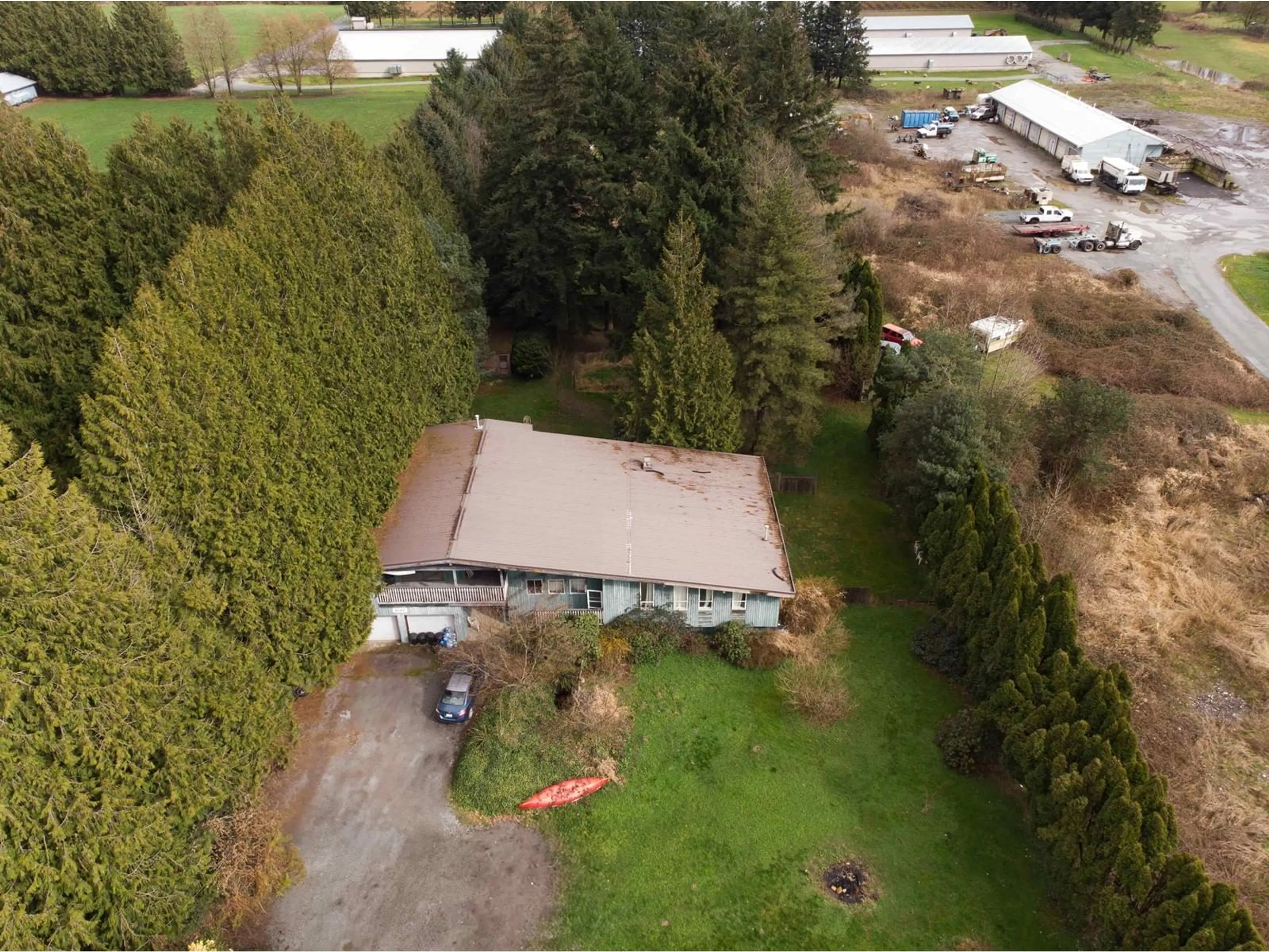 A pic from outside/outdoor area/front of a property/back of a property/a pic from drone, building for 8642 SYLVESTER, Mission British Columbia V2V7K6