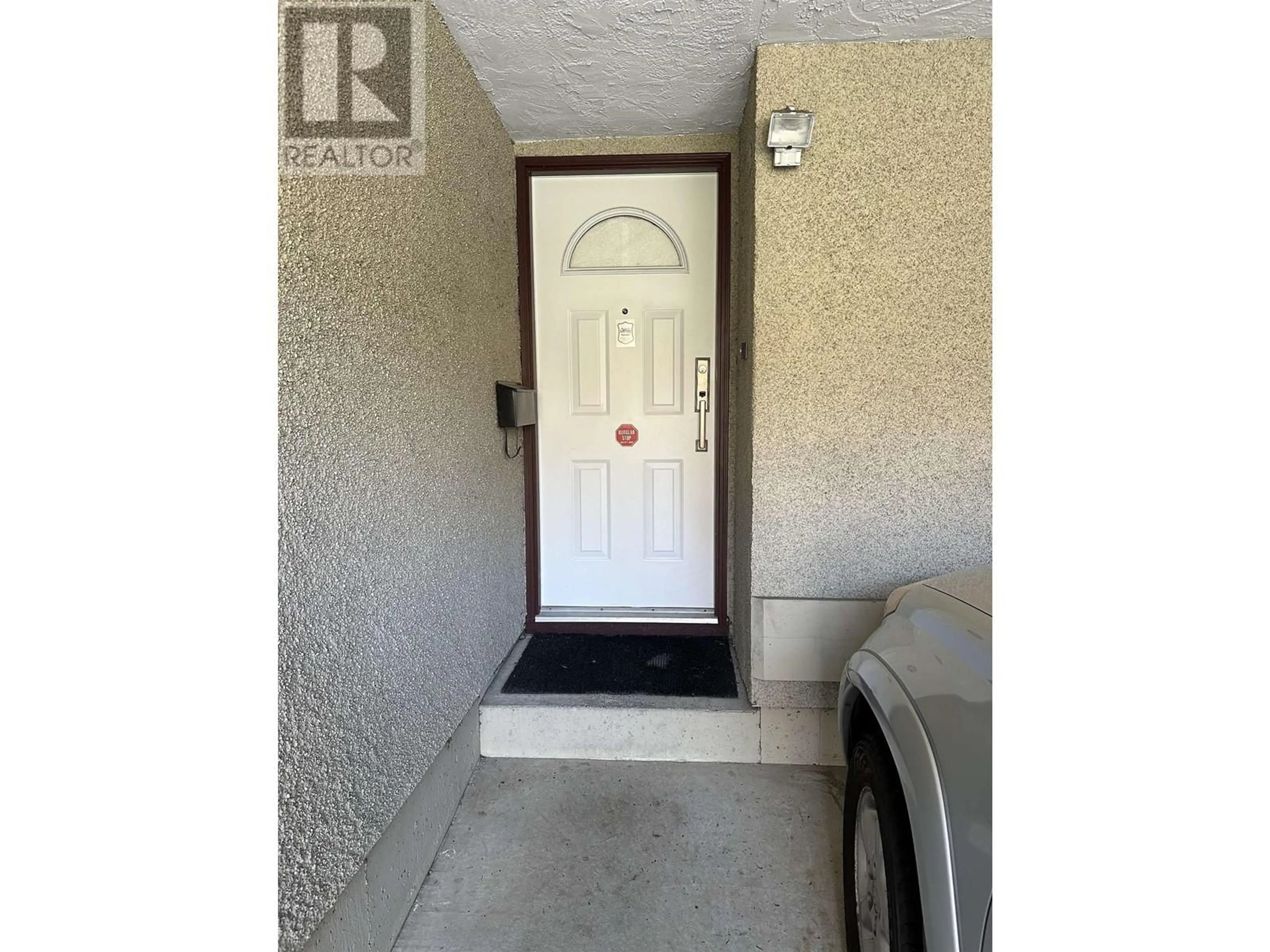 Indoor entryway for 3444 LANGFORD AVENUE, Vancouver British Columbia V5S4B7