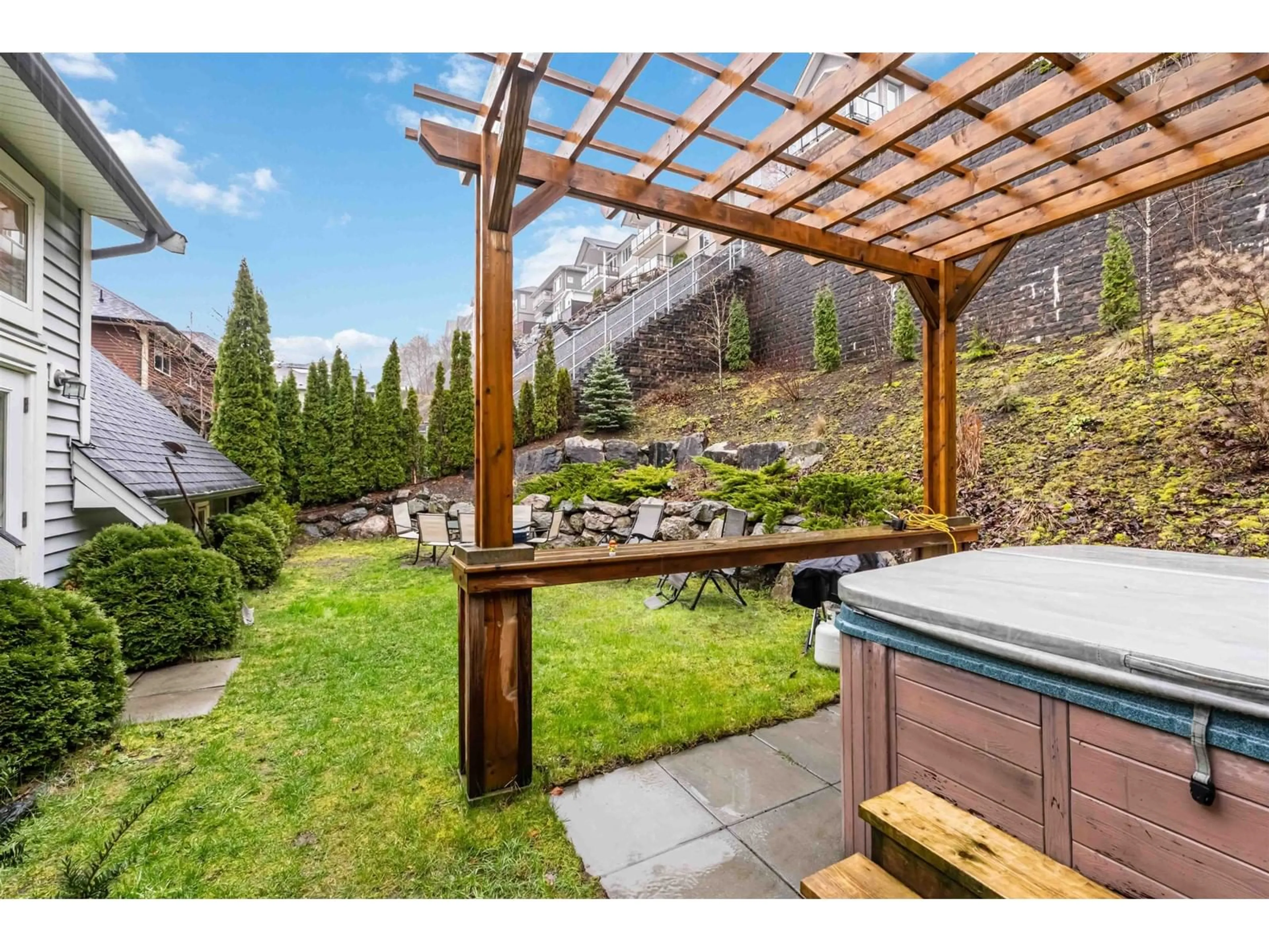 Patio, water/lake/river/ocean view for 47216 SKYLINE DRIVE, Chilliwack British Columbia V2R0R4