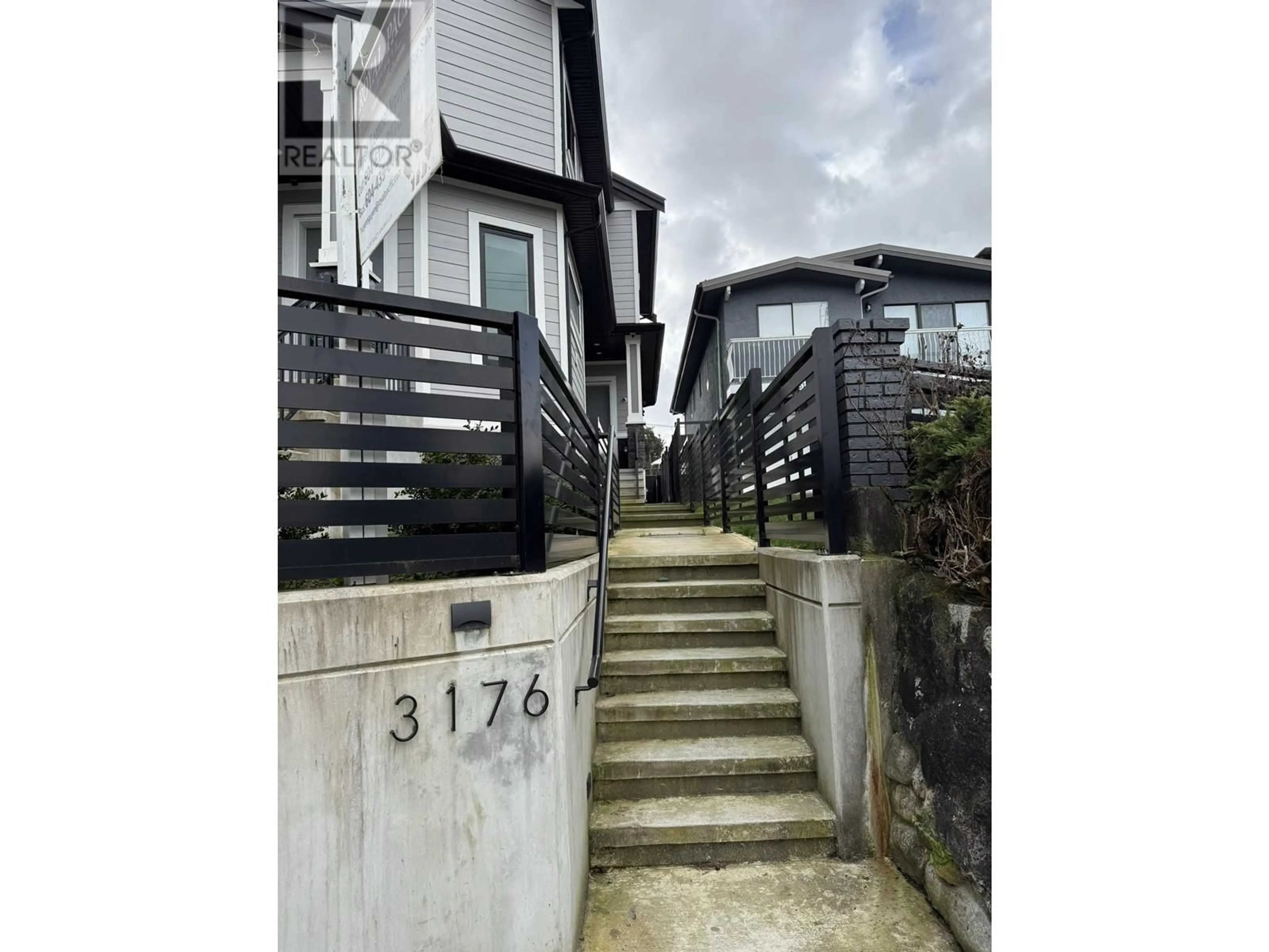 Stairs for 3176 E 29TH AVENUE, Vancouver British Columbia V5R1W2