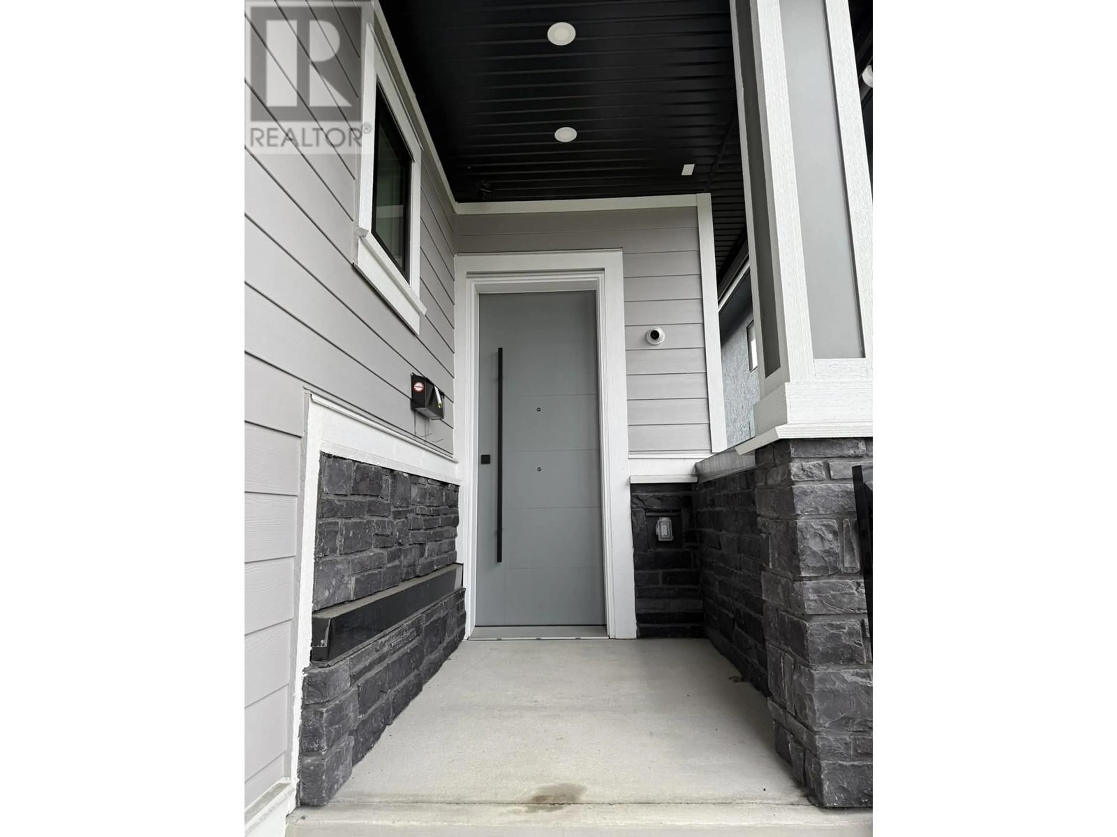 Indoor entryway for 3176 E 29TH AVENUE, Vancouver British Columbia V5R1W2