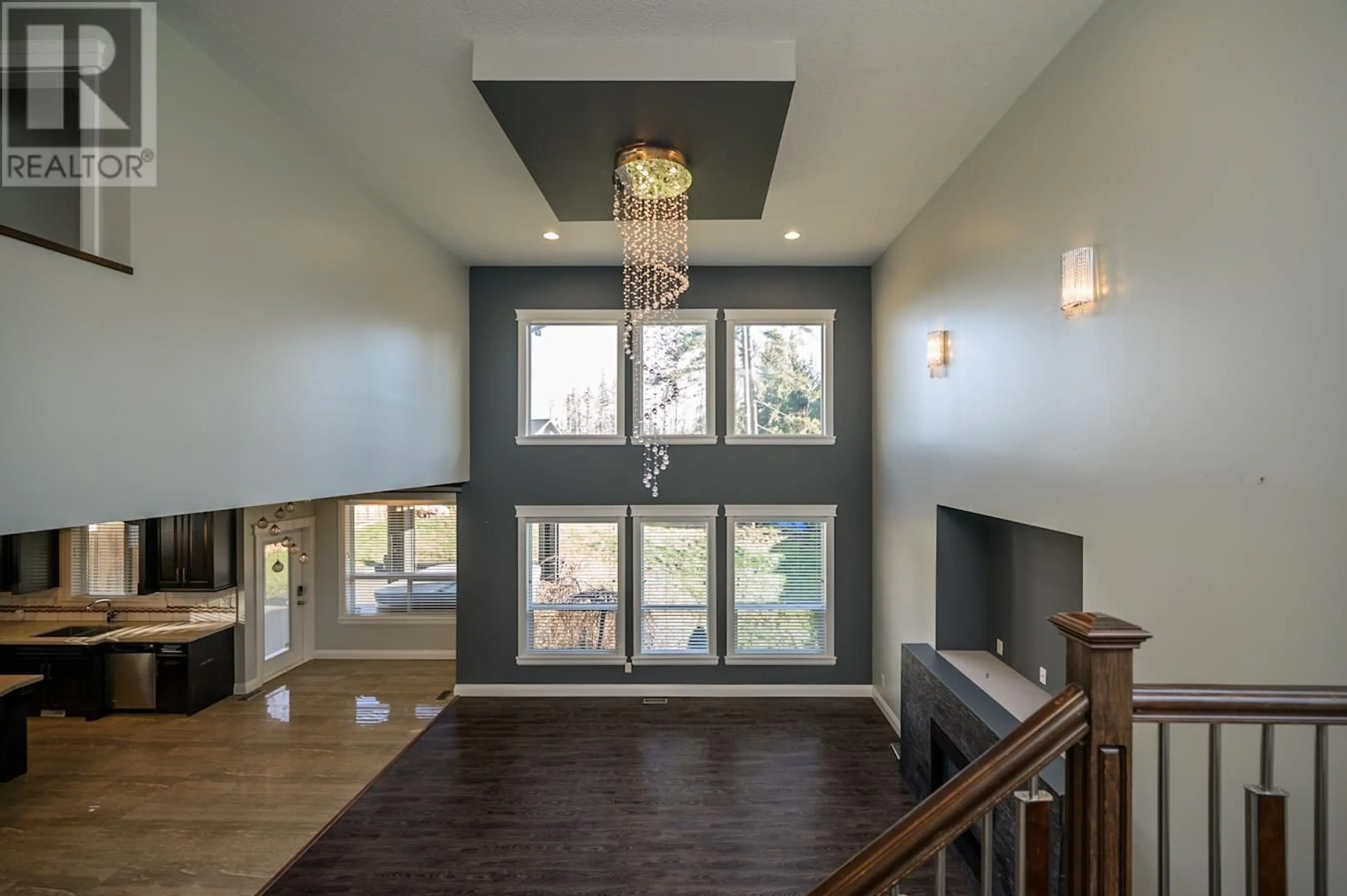 Indoor foyer for 2662 MAURICE DRIVE, Prince George British Columbia V2N0B9