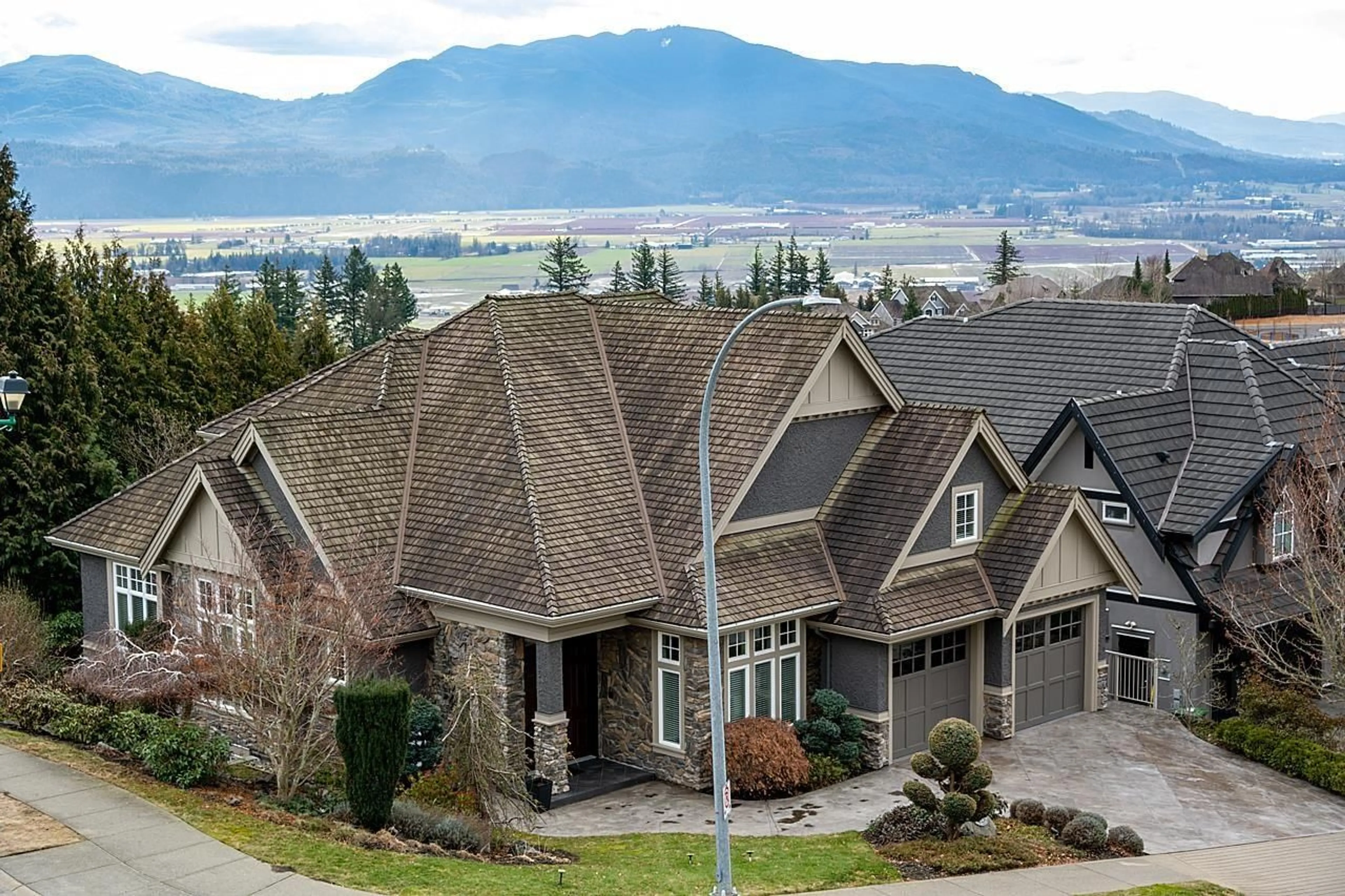 Home with vinyl exterior material, mountain view for 2660 EAGLE MOUNTAIN DRIVE, Abbotsford British Columbia V3G0B1