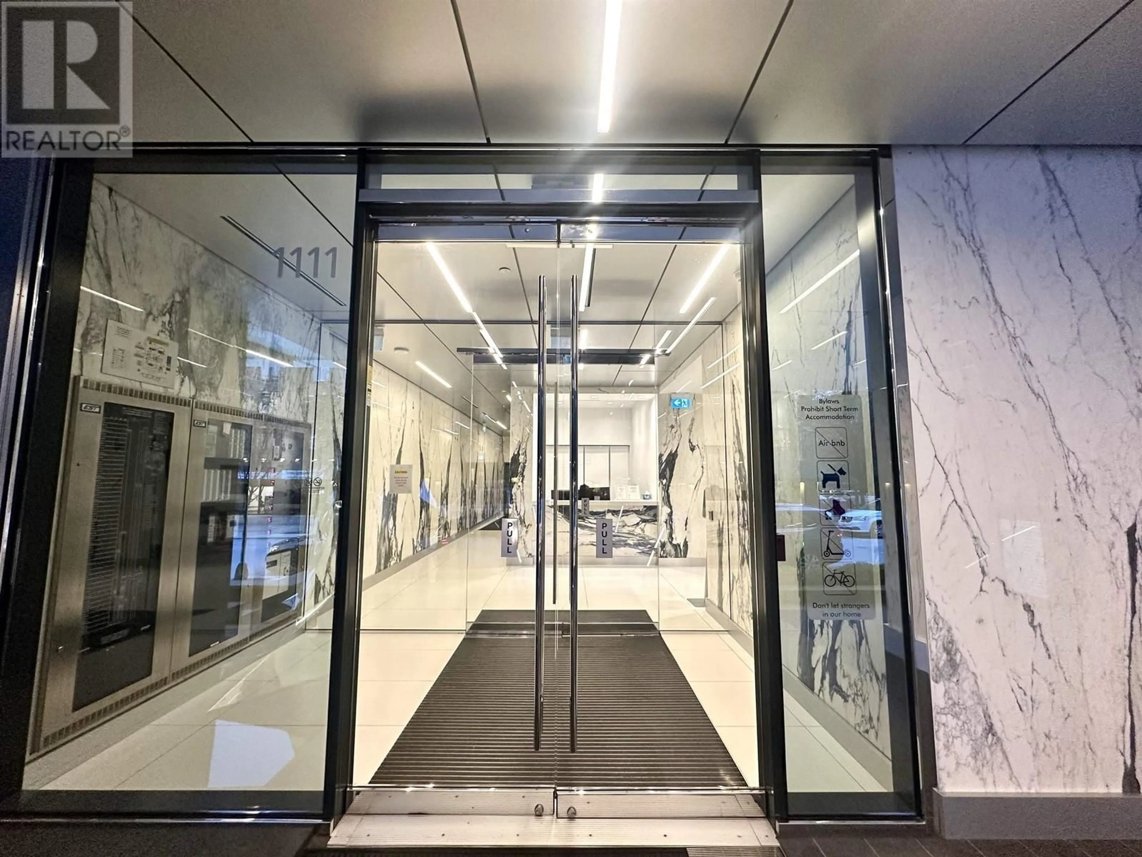 Indoor foyer for 1706 - 1111 RICHARDS STREET, Vancouver British Columbia V6B0S3