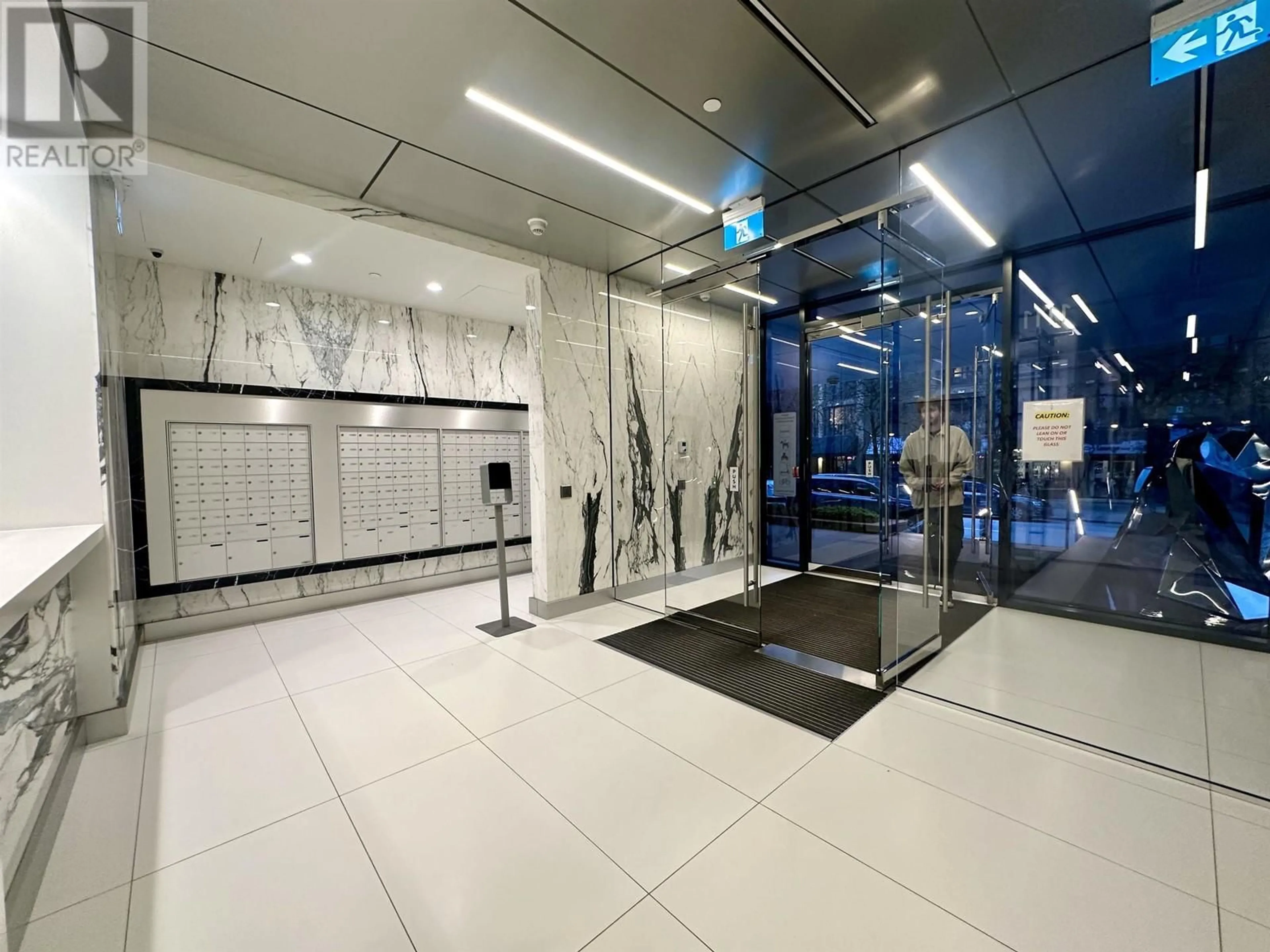 Indoor foyer for 1706 - 1111 RICHARDS STREET, Vancouver British Columbia V6B0S3