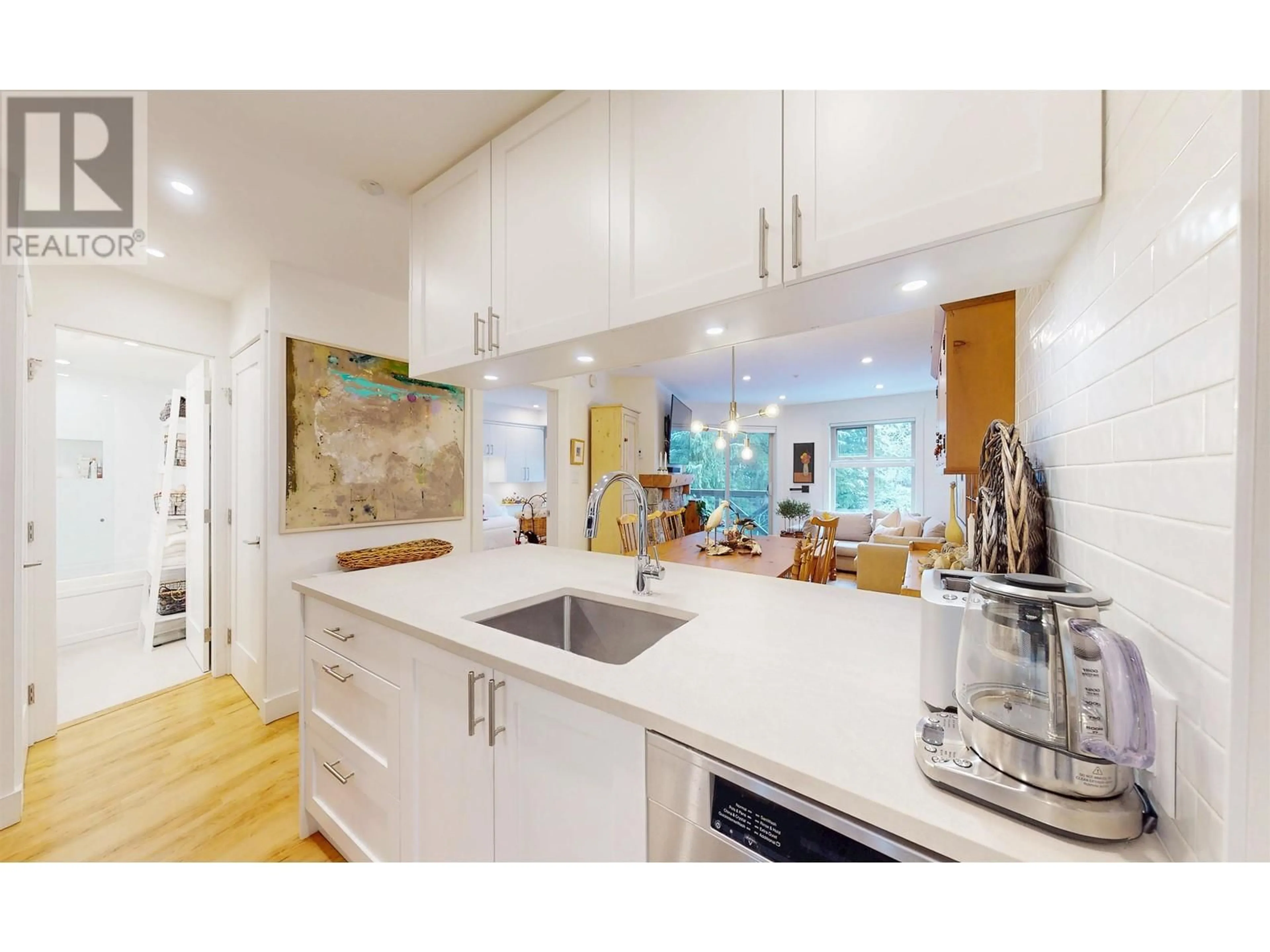 Contemporary kitchen, unknown for 421 - 4660 BLACKCOMB WAY, Whistler British Columbia V8E0Y8