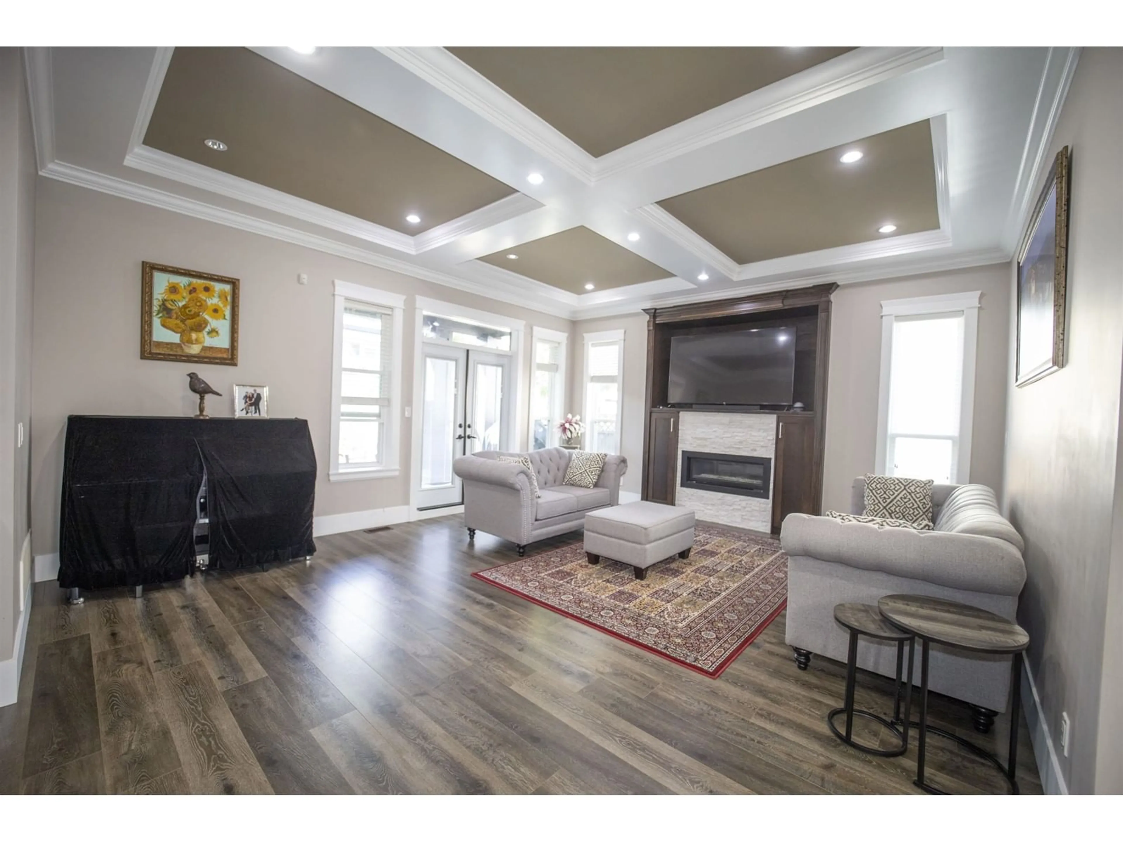 Living room with furniture, wood/laminate floor for 20940 80A, Langley British Columbia V2Y0R3