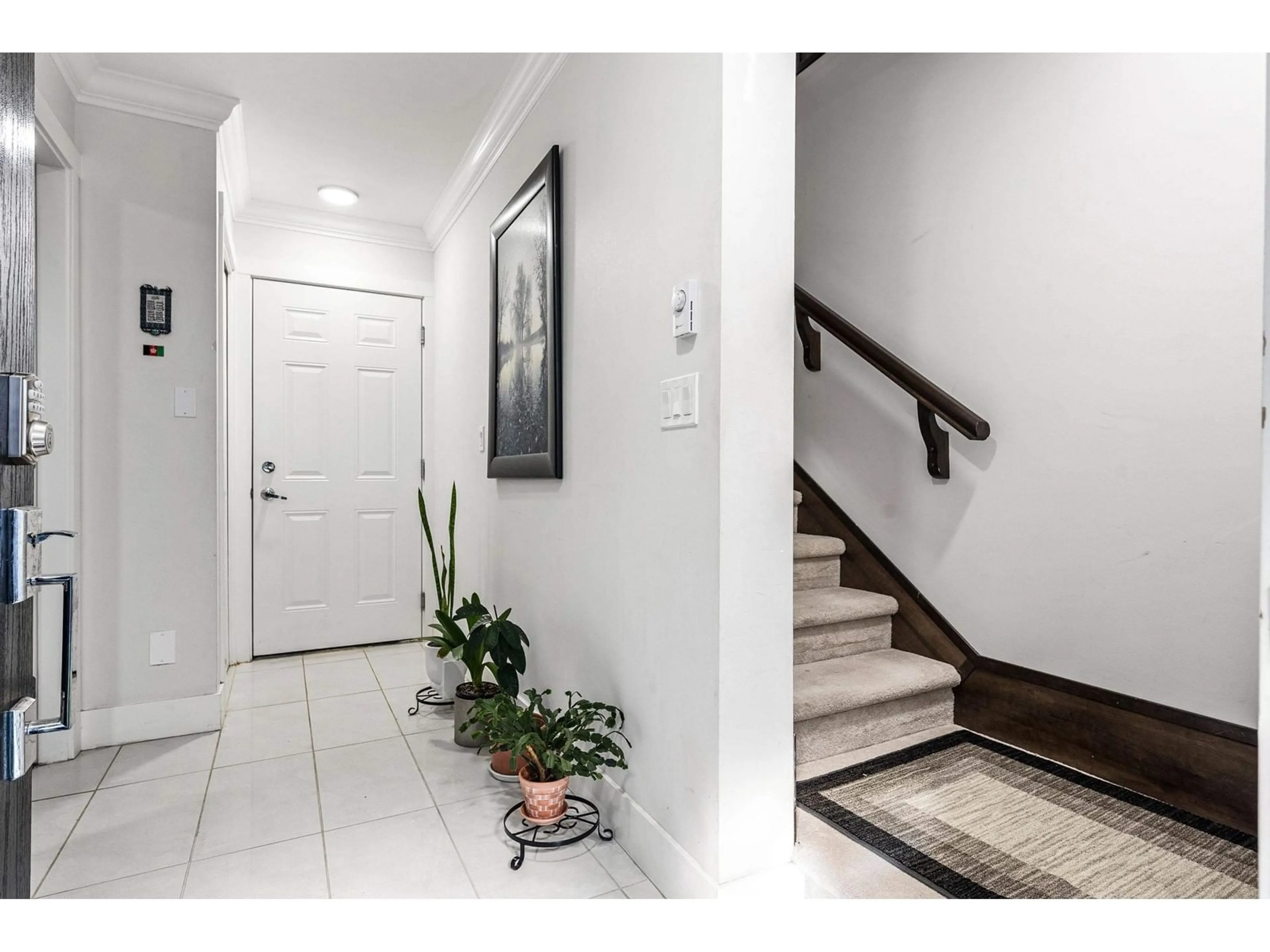 Indoor foyer for 49 - 13898 64, Surrey British Columbia V3W1L6