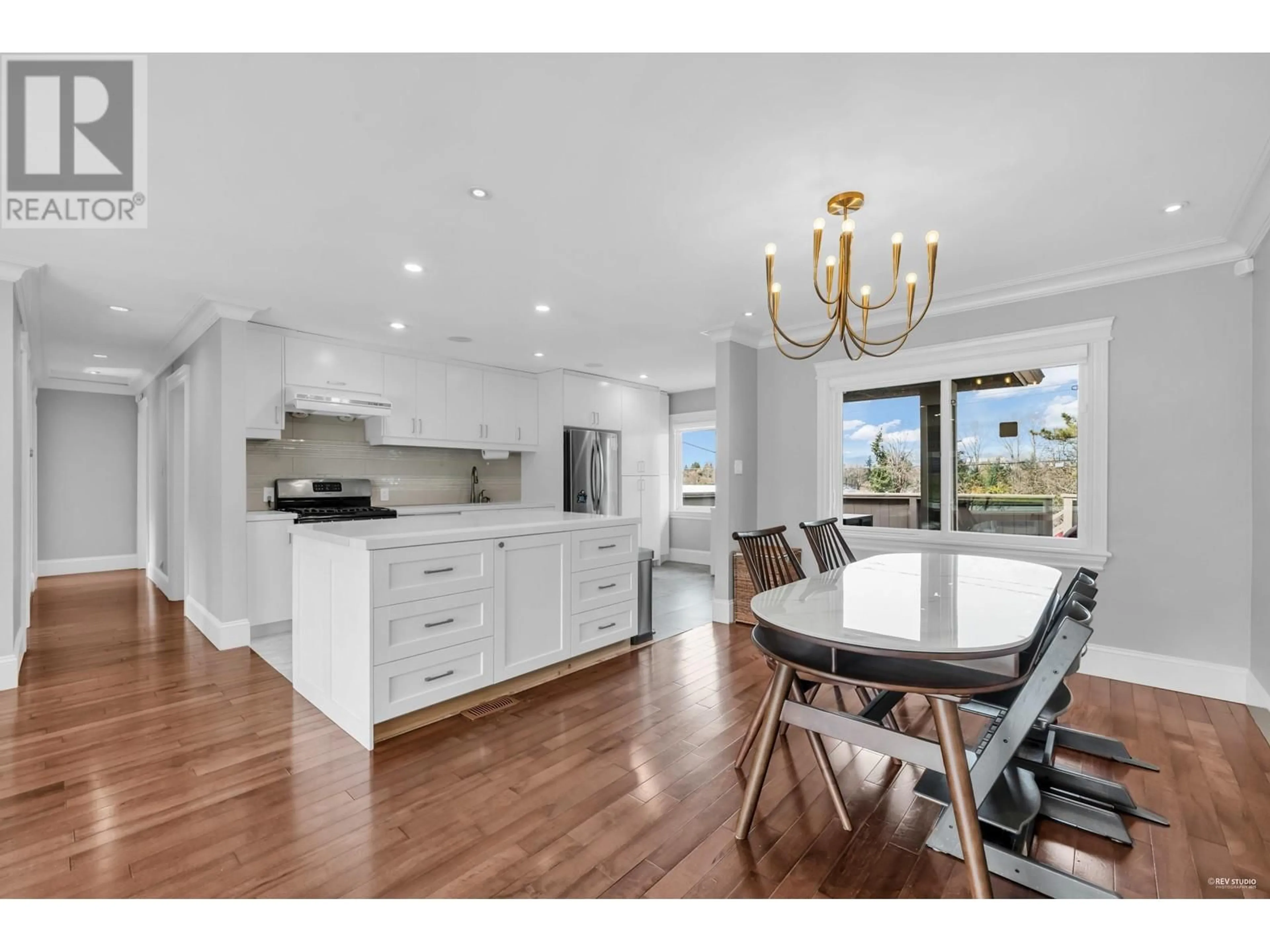 Open concept kitchen, unknown for 4421 PRICE CRESCENT, Burnaby British Columbia V5G2N5