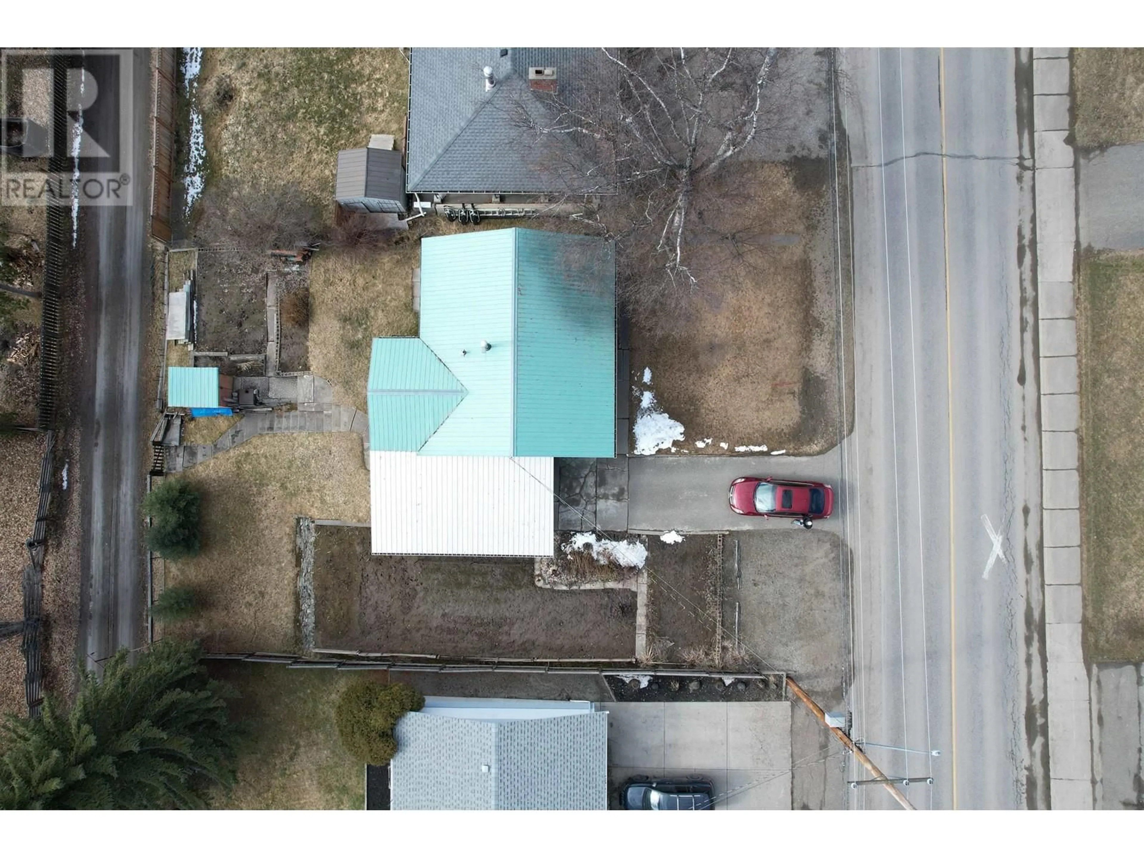 A pic from outside/outdoor area/front of a property/back of a property/a pic from drone, street for 1248 JOHNSTON AVENUE, Quesnel British Columbia V2J3C5