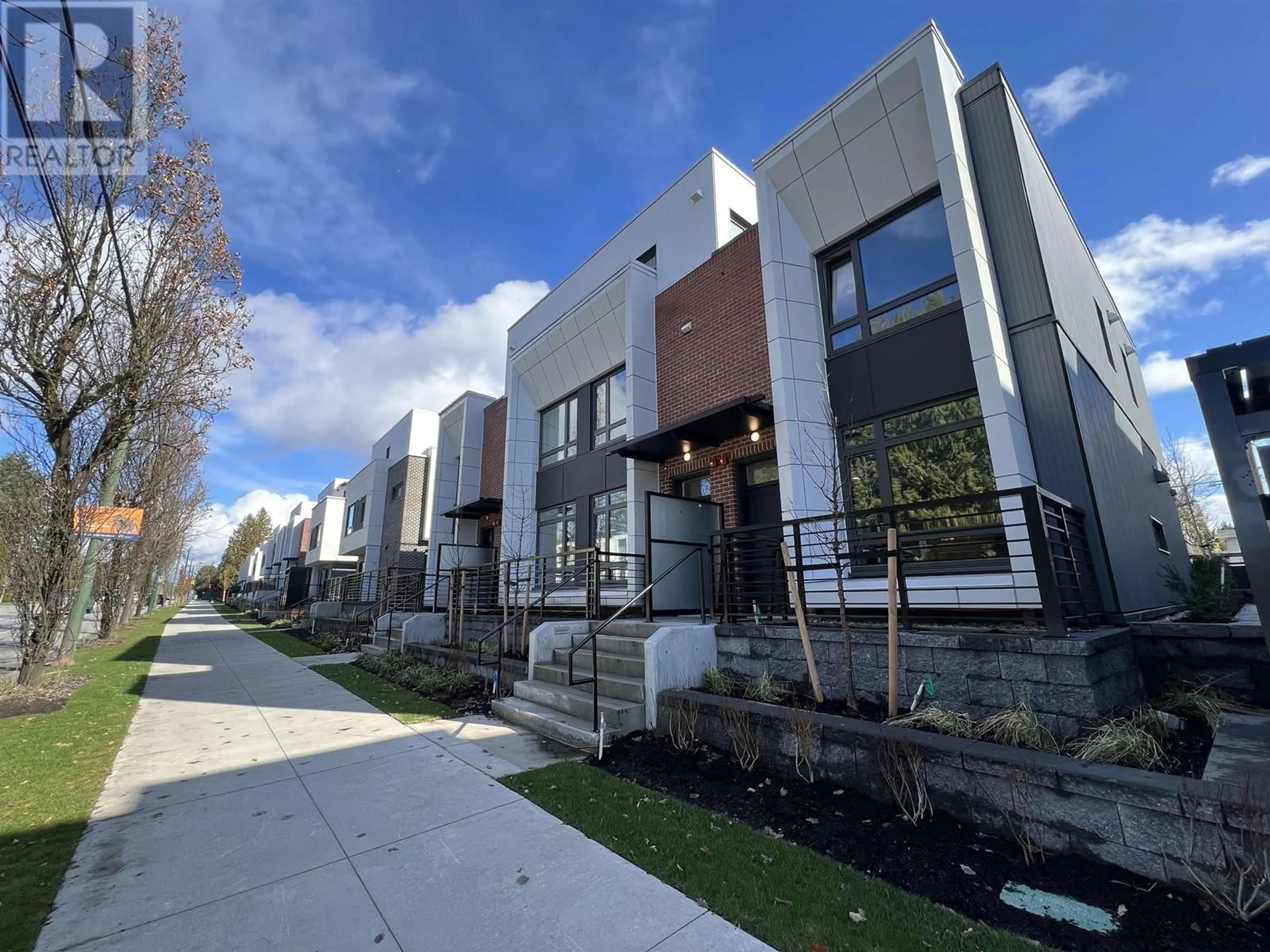 Unknown for 35 - 6370 OAK STREET, Vancouver British Columbia V6M2W4