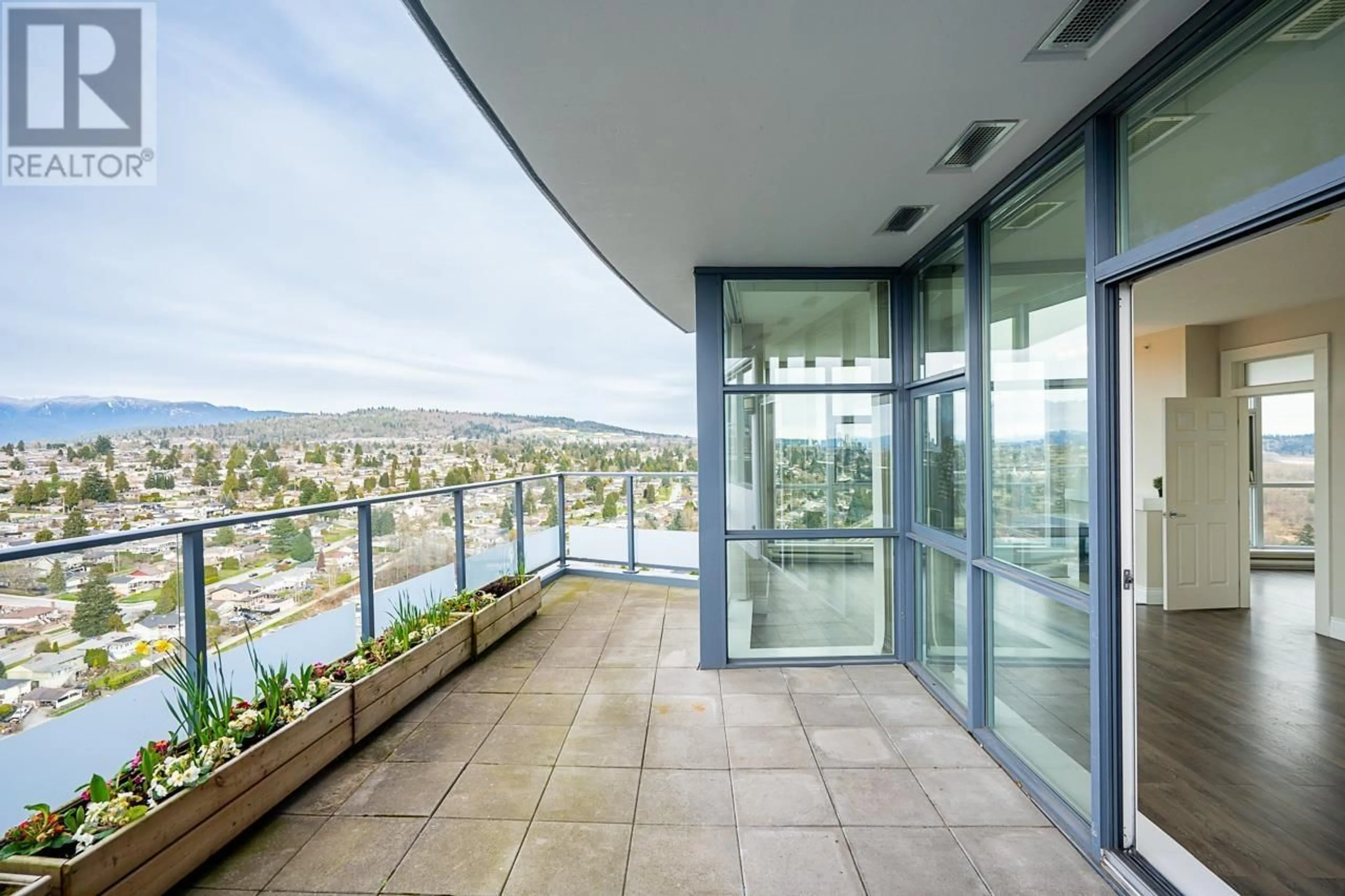 Indoor foyer for 3001 - 2225 HOLDOM AVENUE, Burnaby British Columbia V5B0A1