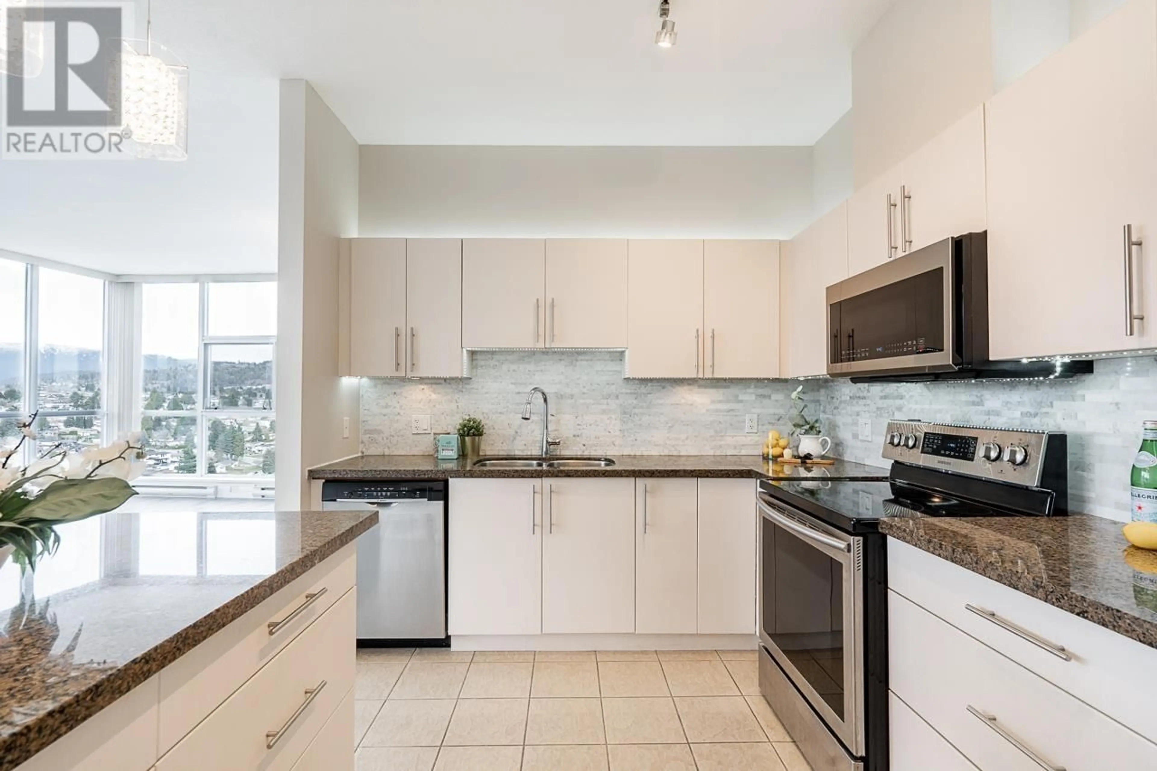 Standard kitchen, ceramic/tile floor for 3001 - 2225 HOLDOM AVENUE, Burnaby British Columbia V5B0A1