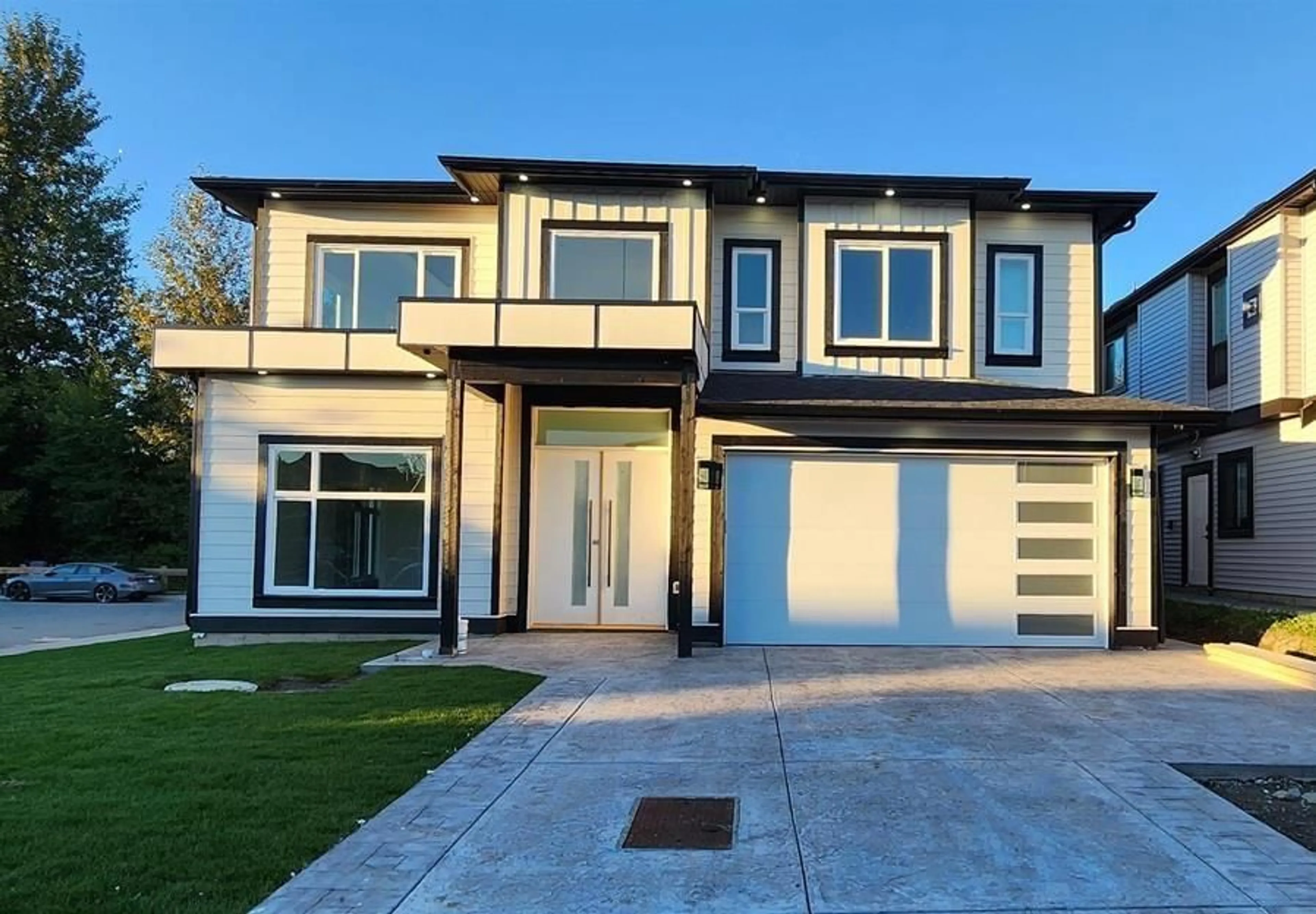Home with vinyl exterior material, street for 32651 CUNNINGHAM, Mission British Columbia V4S0E5