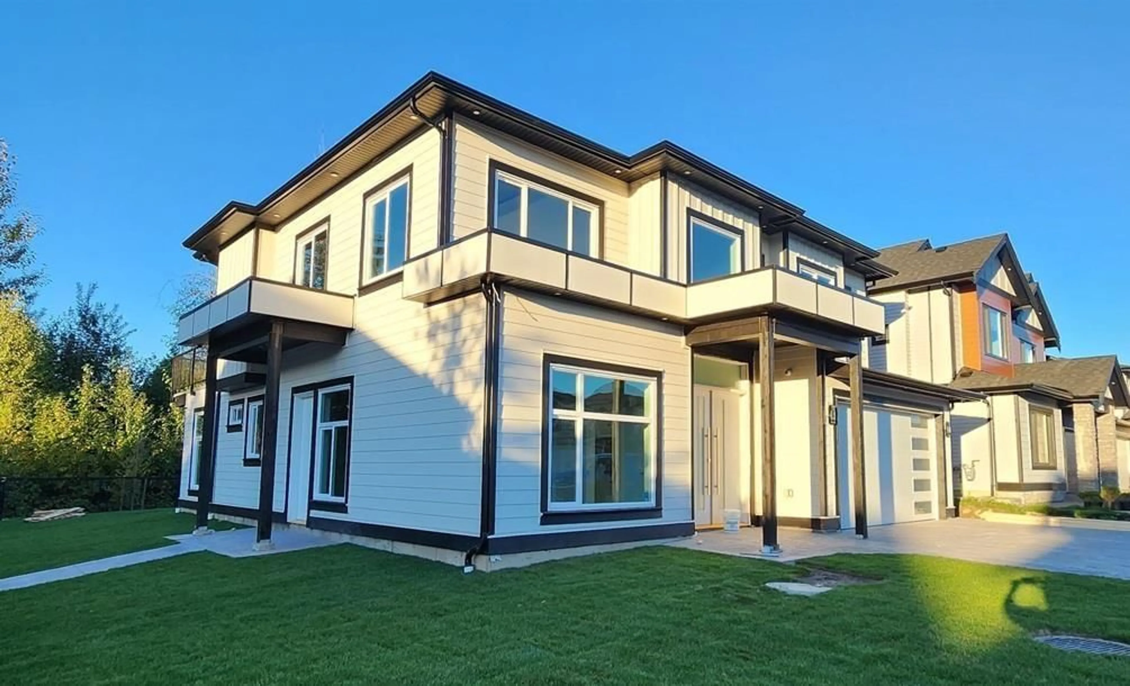 Home with vinyl exterior material, building for 32651 CUNNINGHAM, Mission British Columbia V4S0E5