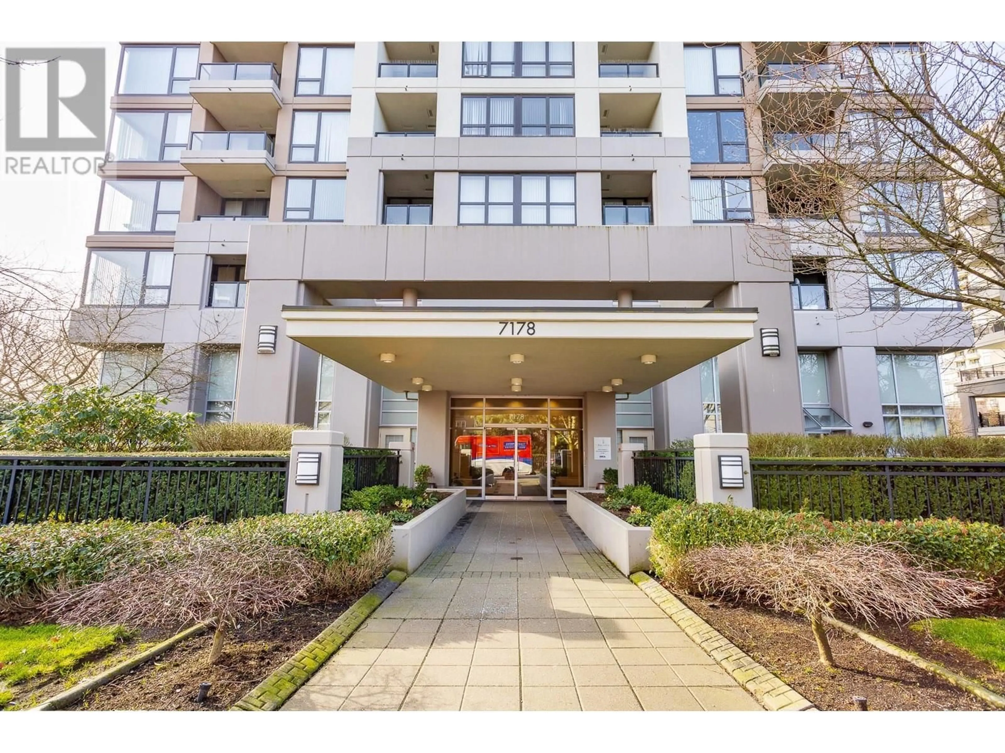 Indoor foyer for 1101 - 7178 COLLIER STREET, Burnaby British Columbia V5E4N7