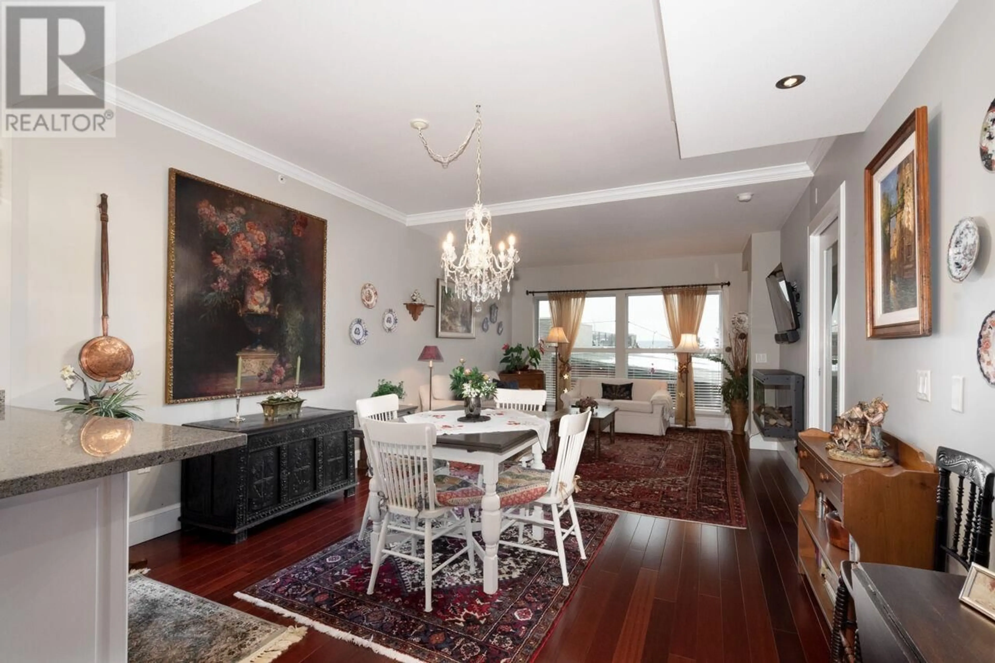 Dining room, wood/laminate floor for 21 - 1180 25TH STREET, West Vancouver British Columbia V7V0A2