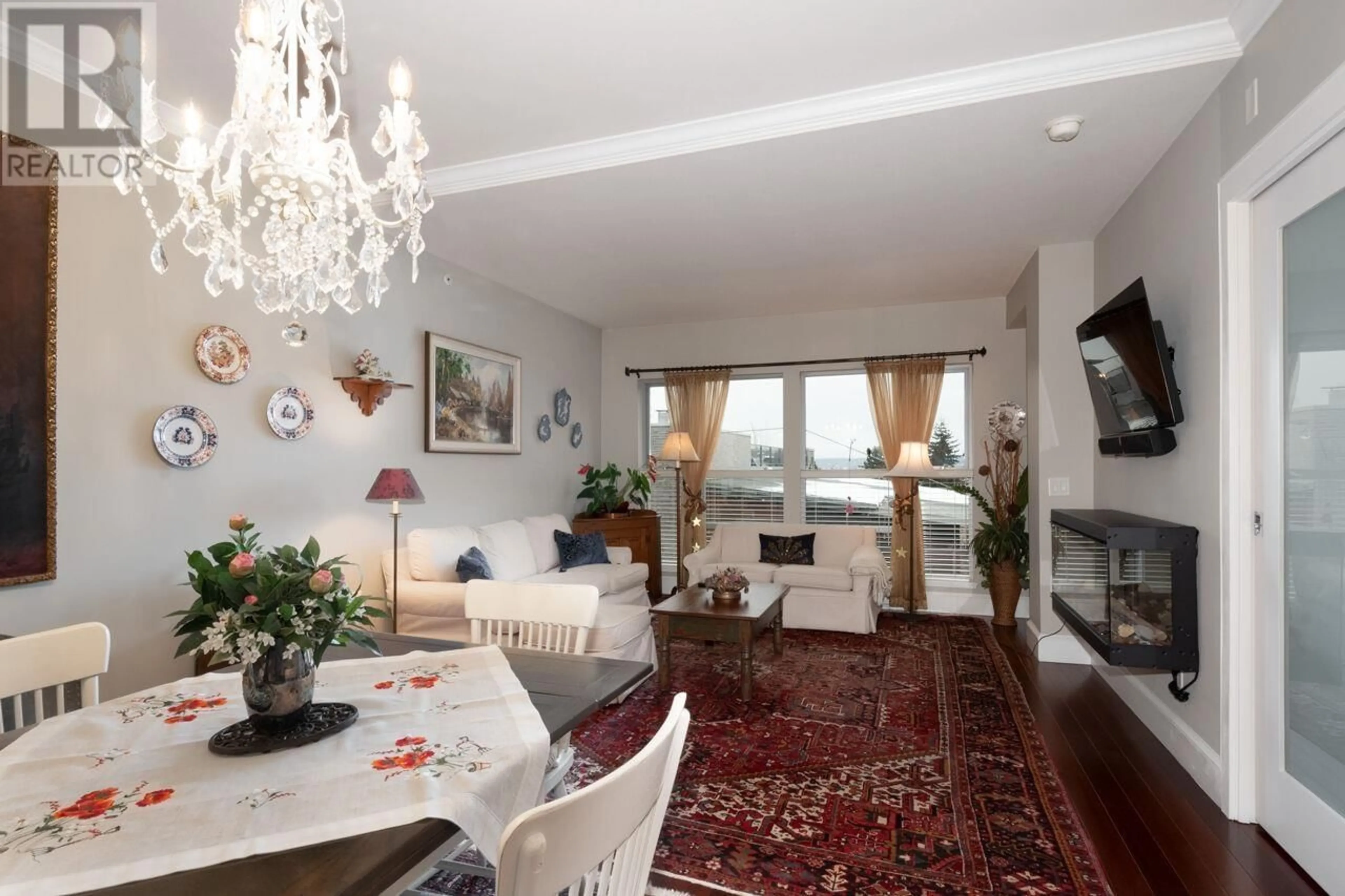 Living room with furniture, unknown for 21 - 1180 25TH STREET, West Vancouver British Columbia V7V0A2