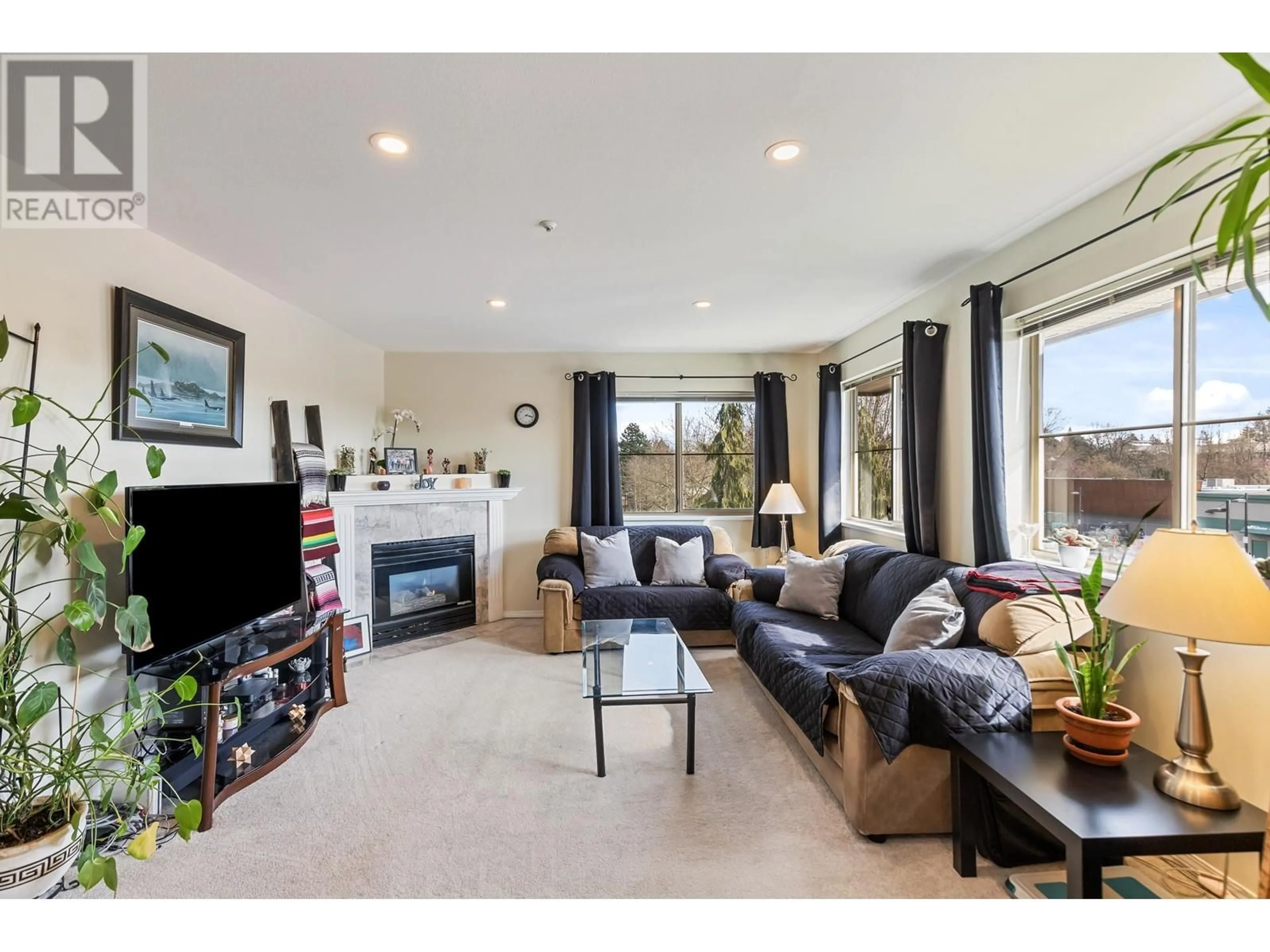 Living room with furniture, unknown for 303 - 19130 FORD ROAD, Pitt Meadows British Columbia V3Y2P1