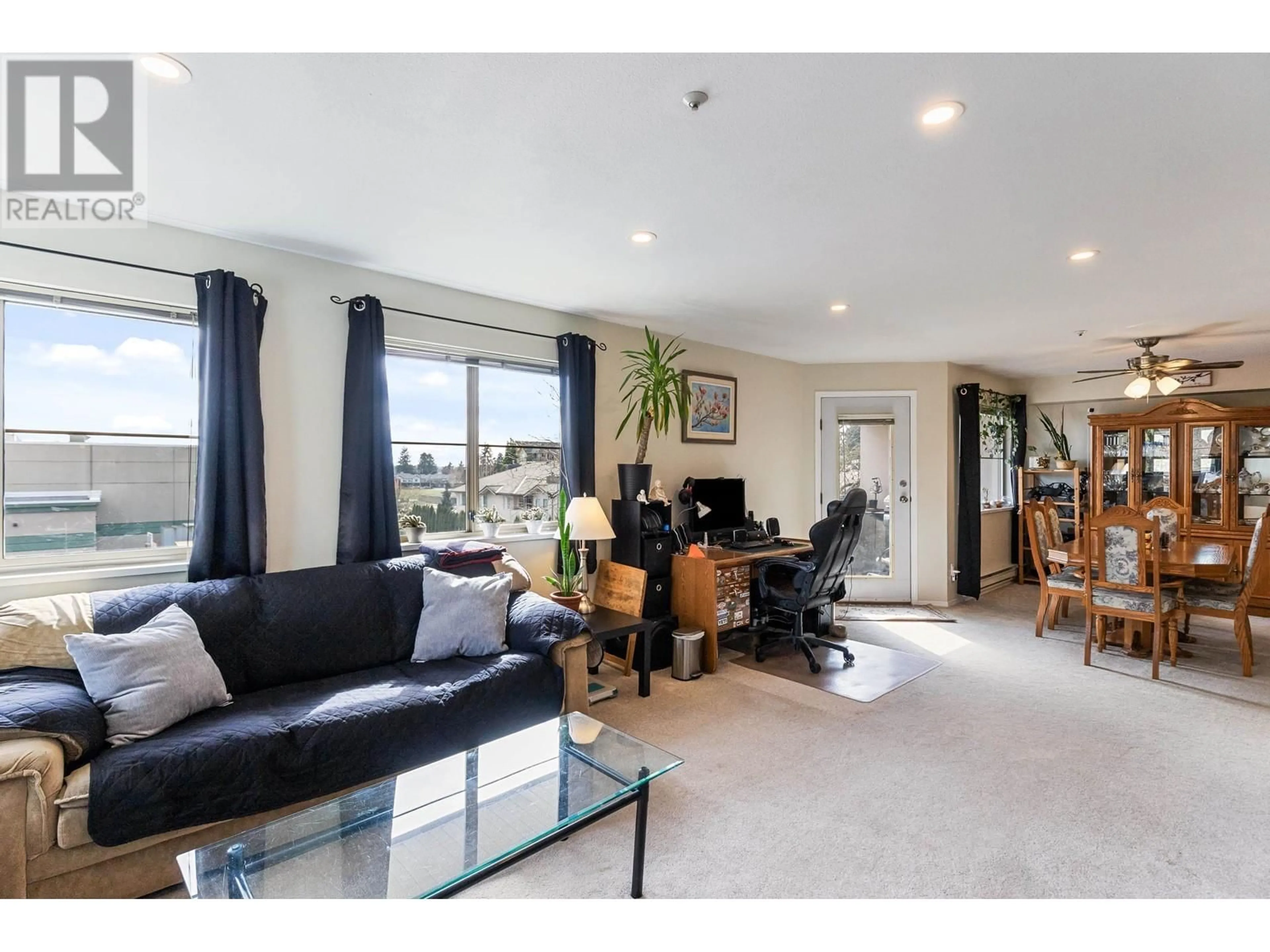 Living room with furniture, unknown for 303 - 19130 FORD ROAD, Pitt Meadows British Columbia V3Y2P1