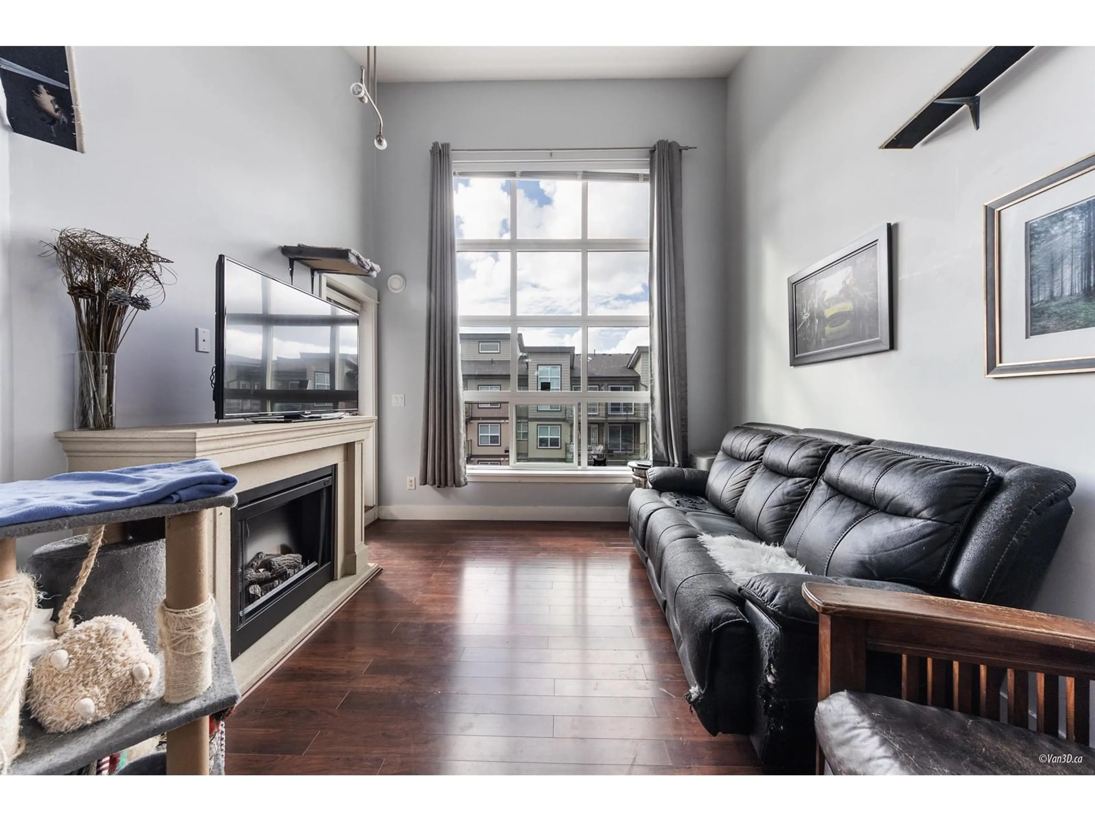 Living room with furniture, unknown for 402 - 30525 CARDINAL, Abbotsford British Columbia V2T0A8
