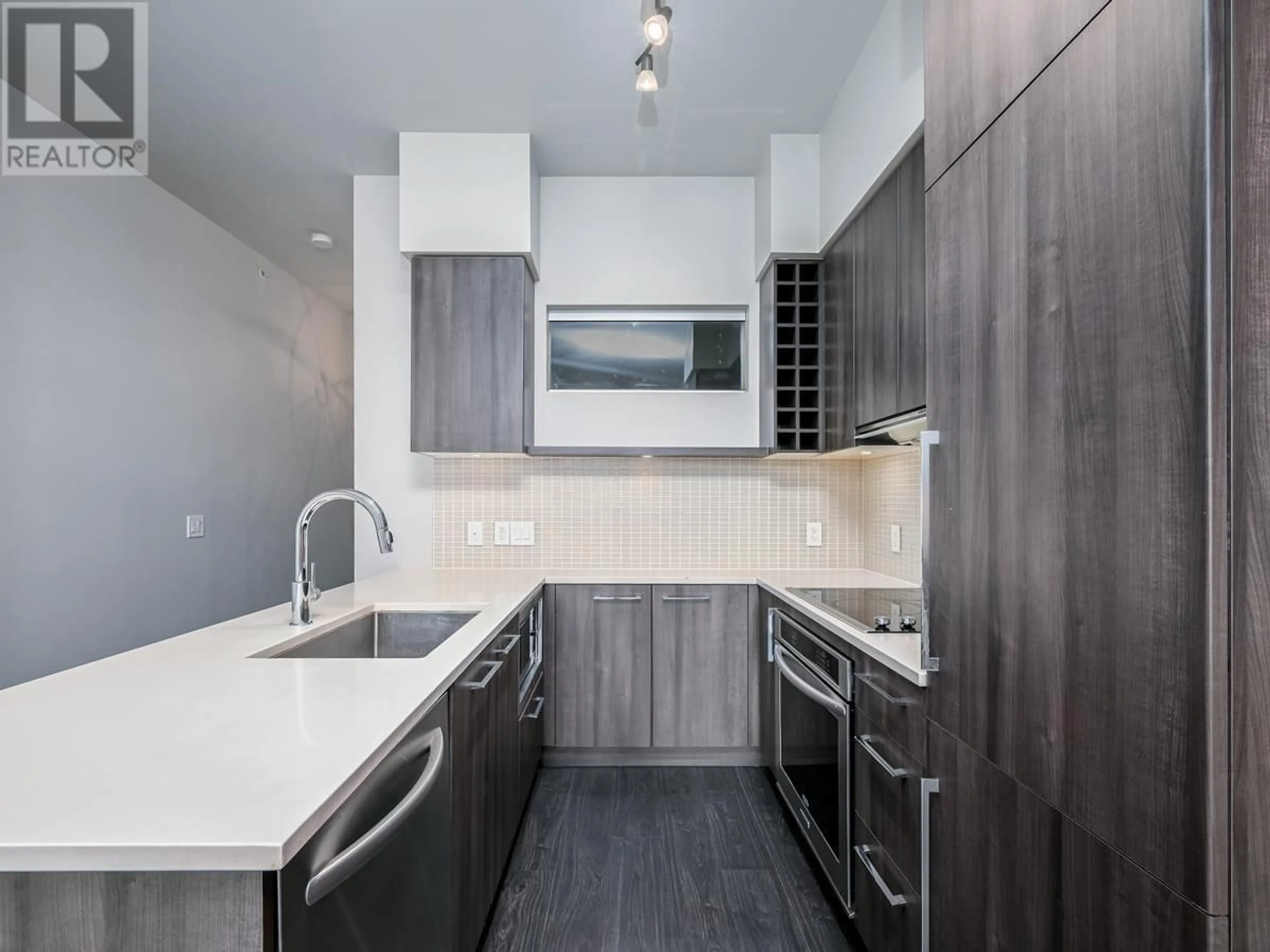 Unknown for 704 - 668 COLUMBIA STREET, New Westminster British Columbia V3M1A9