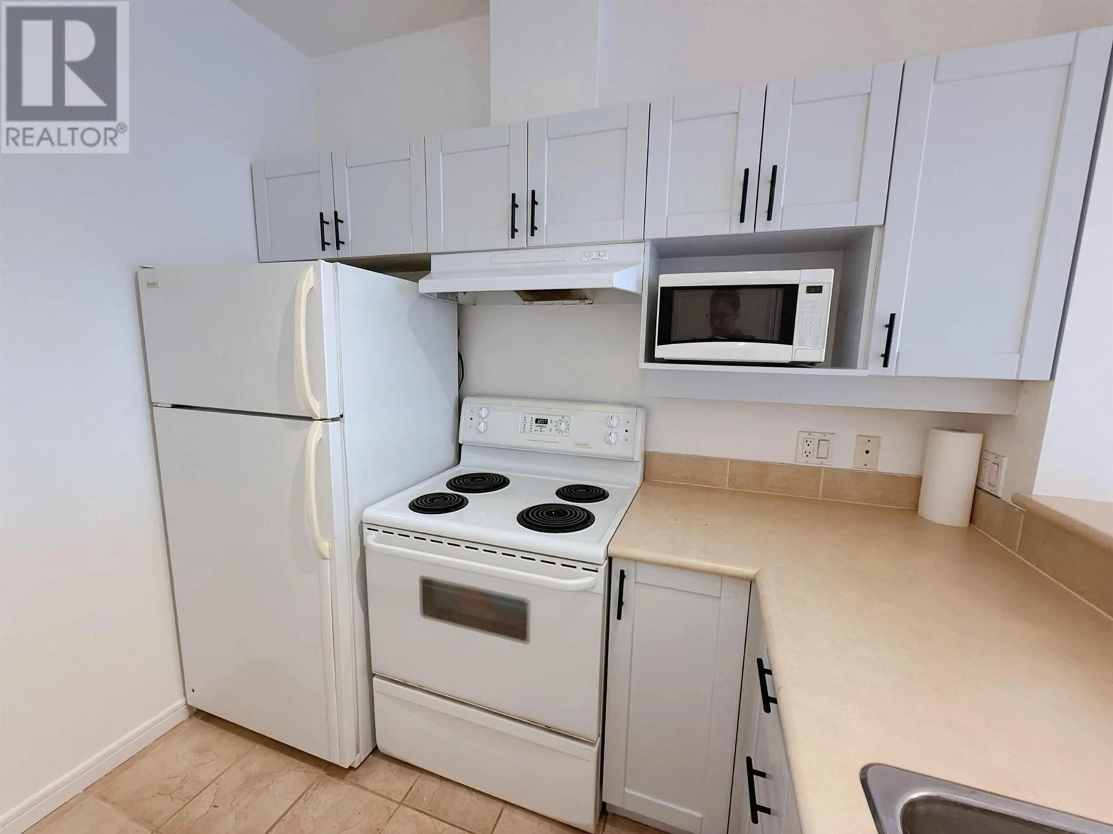 Standard kitchen, unknown for 212 3727 W 10TH AVENUE, Vancouver British Columbia V6R2G5