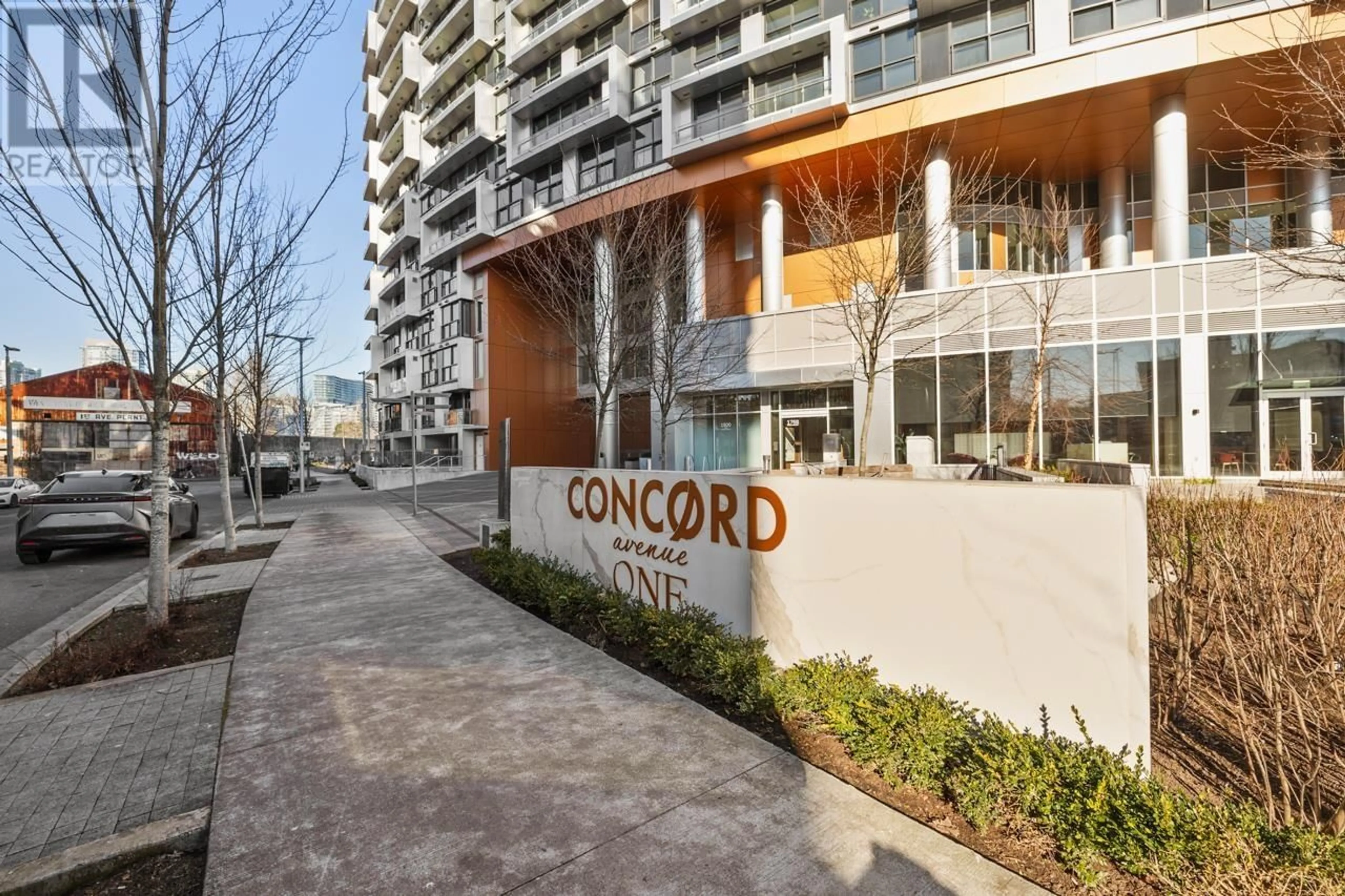 Indoor foyer for 402 - 1768 COOK STREET, Vancouver British Columbia V5Y0N3