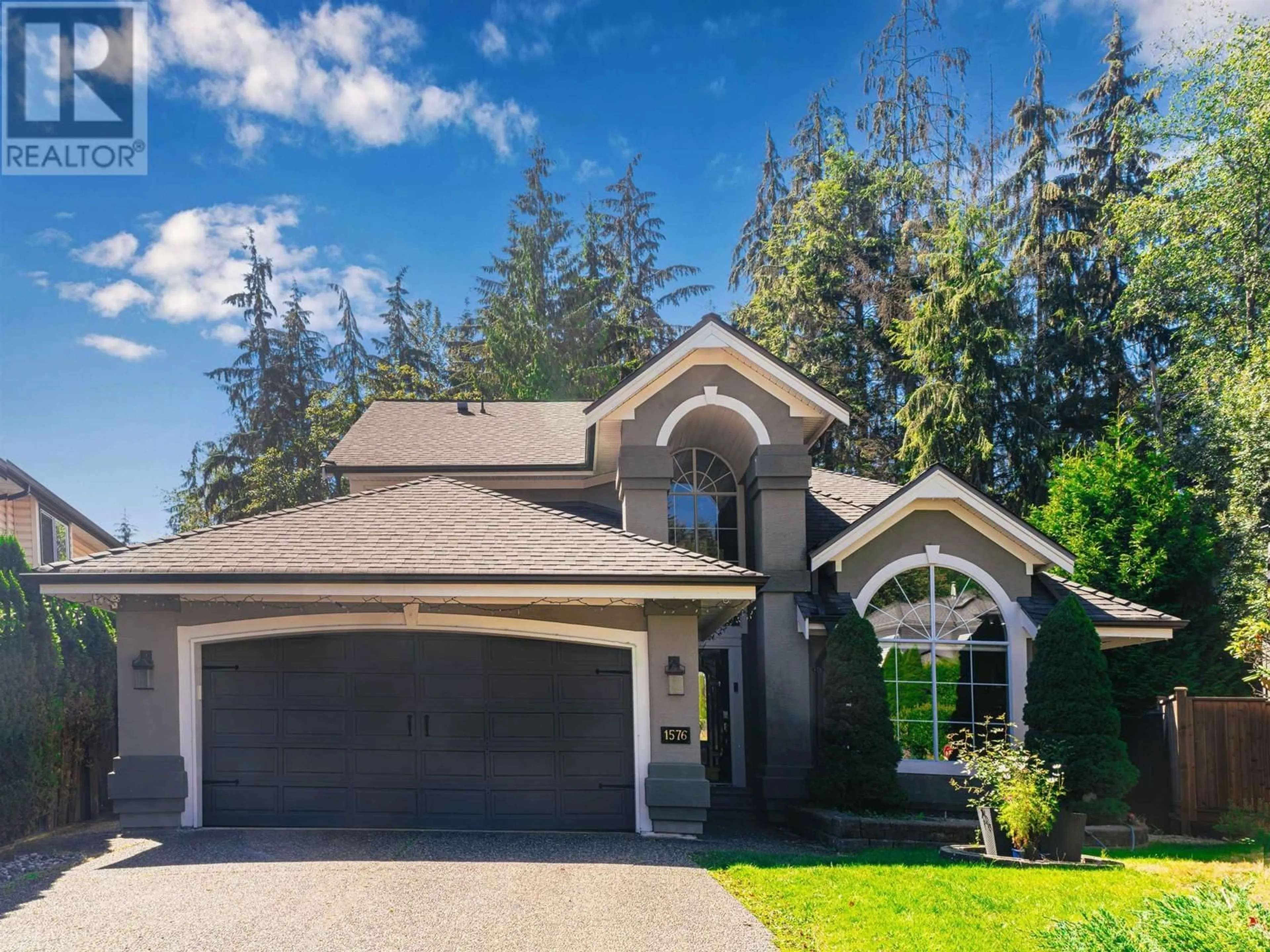 Home with vinyl exterior material, street for 1576 BRAMBLE LANE, Coquitlam British Columbia V3E2T5