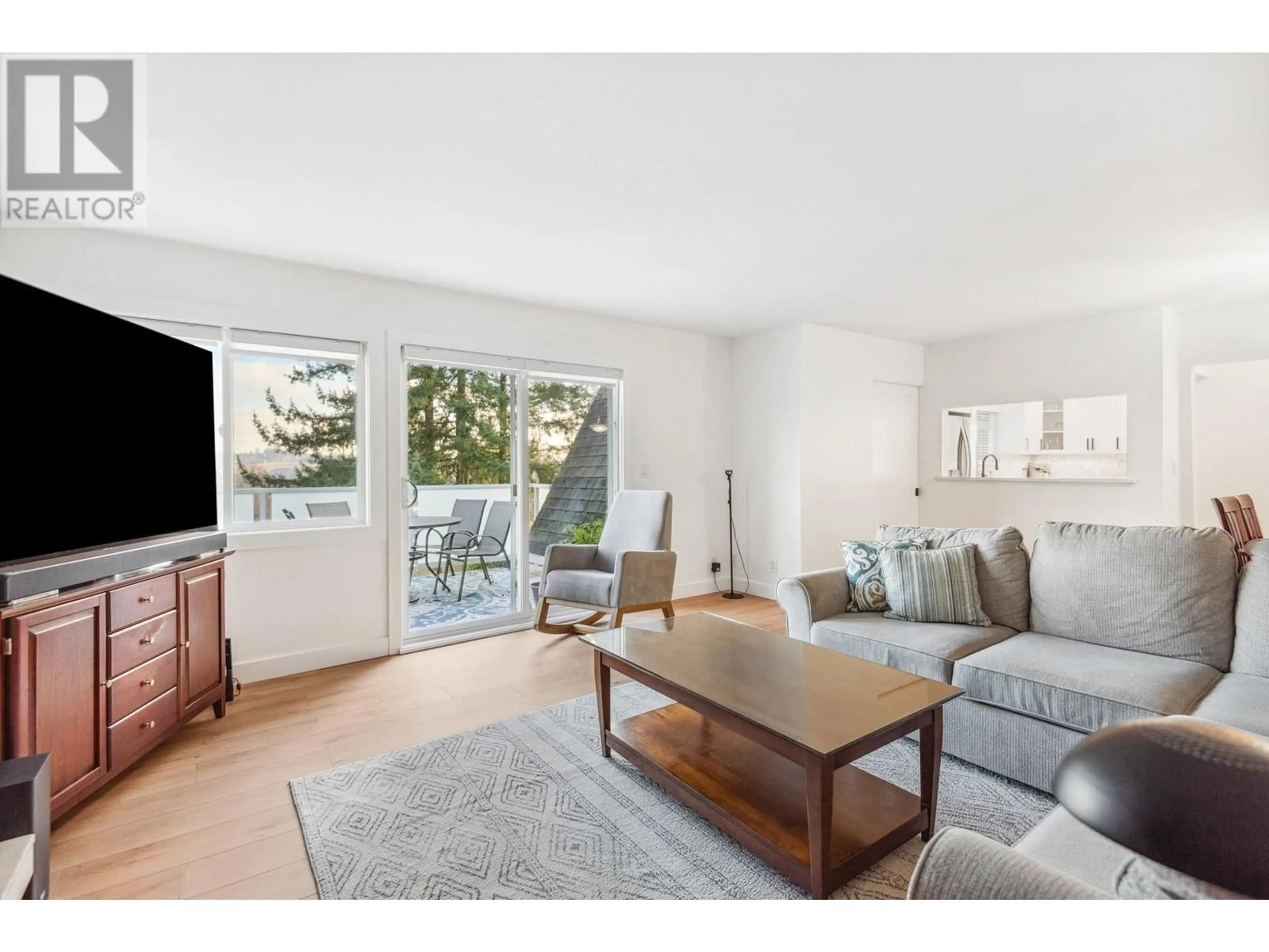 Living room with furniture, unknown for 1162 SHAVINGTON STREET, North Vancouver British Columbia V7L1K9