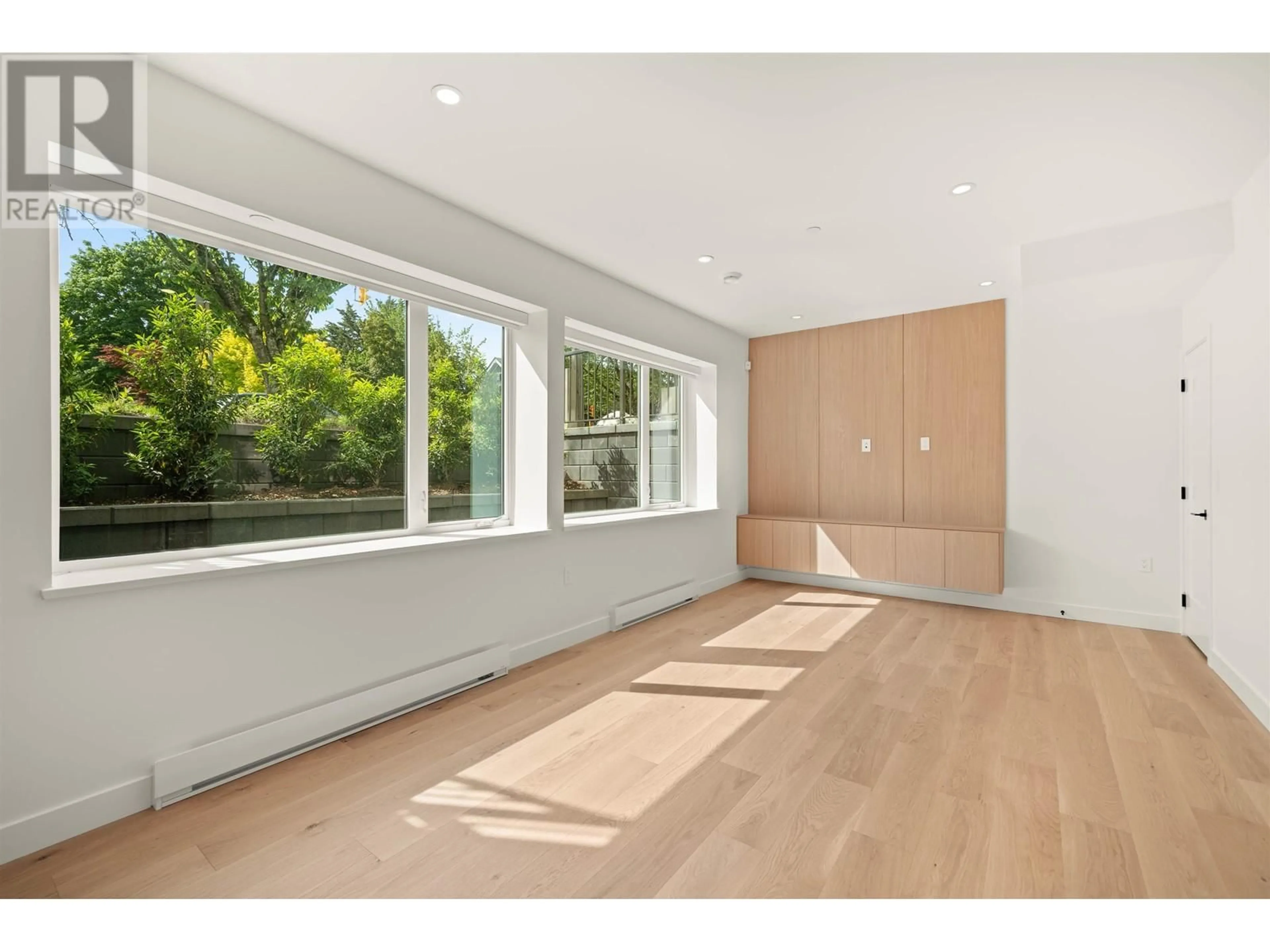Unknown for 2408 VICTORIA DRIVE, Vancouver British Columbia V5N1T8