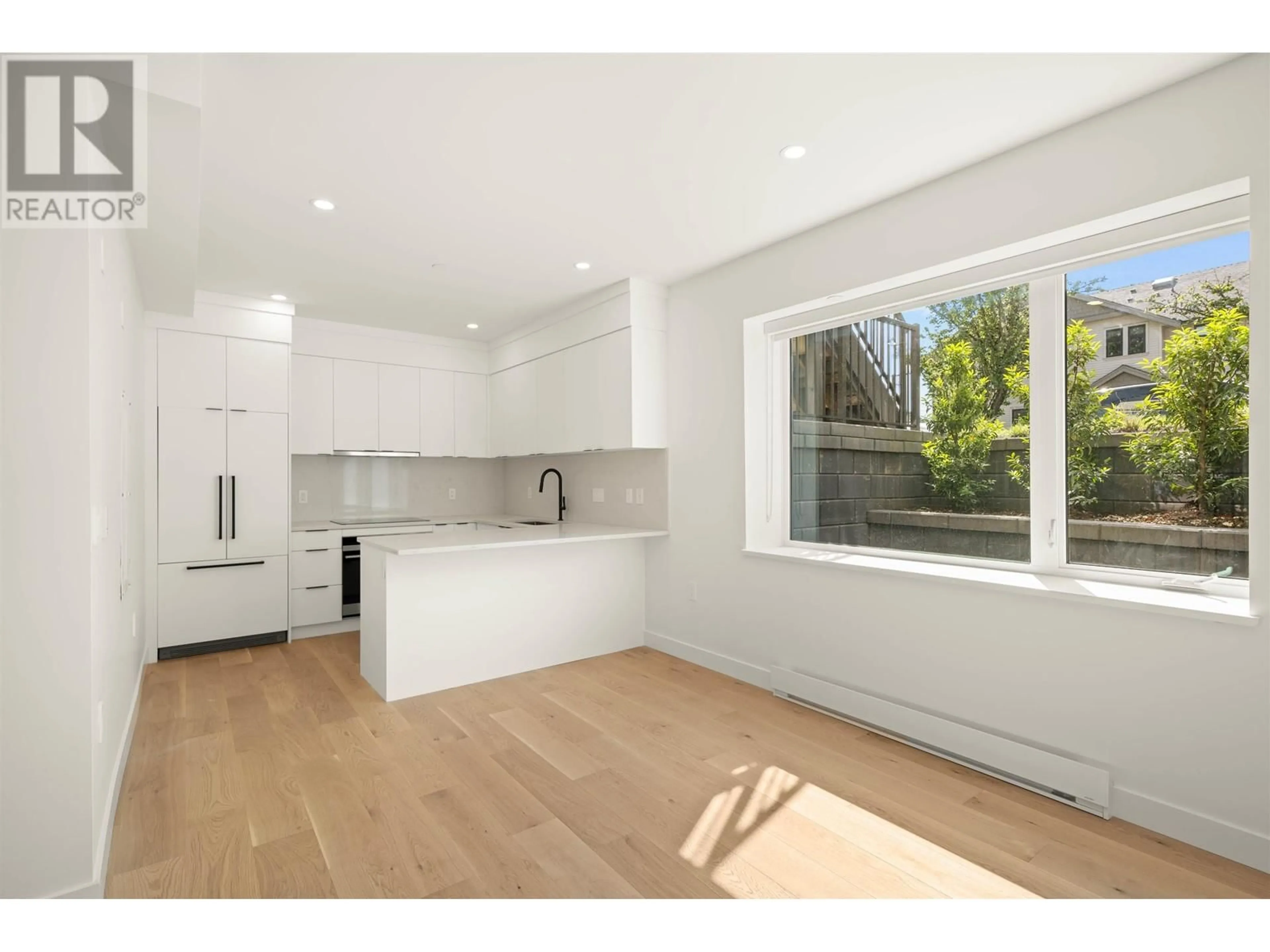 Open concept kitchen, unknown for 2408 VICTORIA DRIVE, Vancouver British Columbia V5N1T8