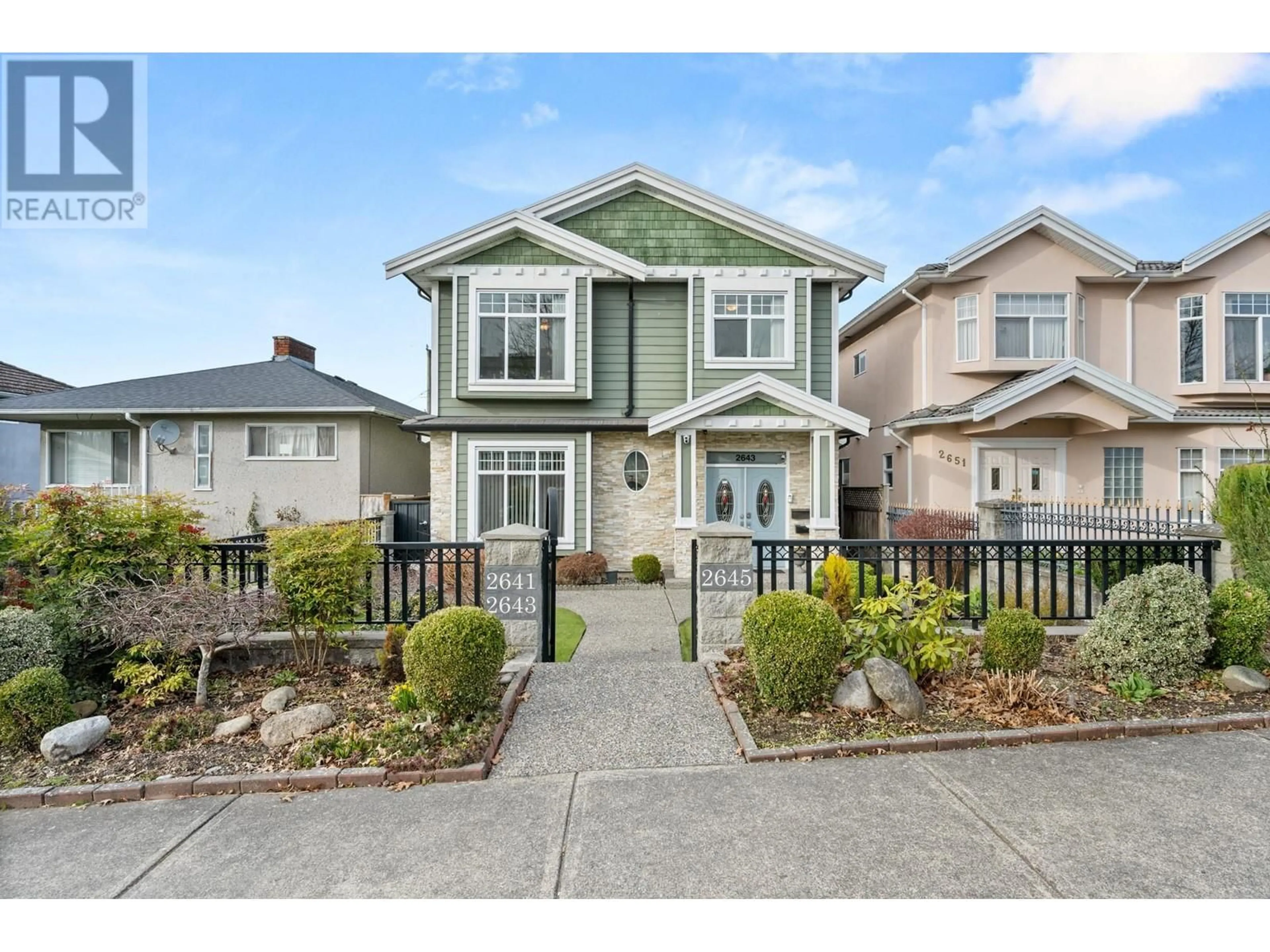 Home with vinyl exterior material, street for 2643 8TH AVENUE, Vancouver British Columbia V5M1W4