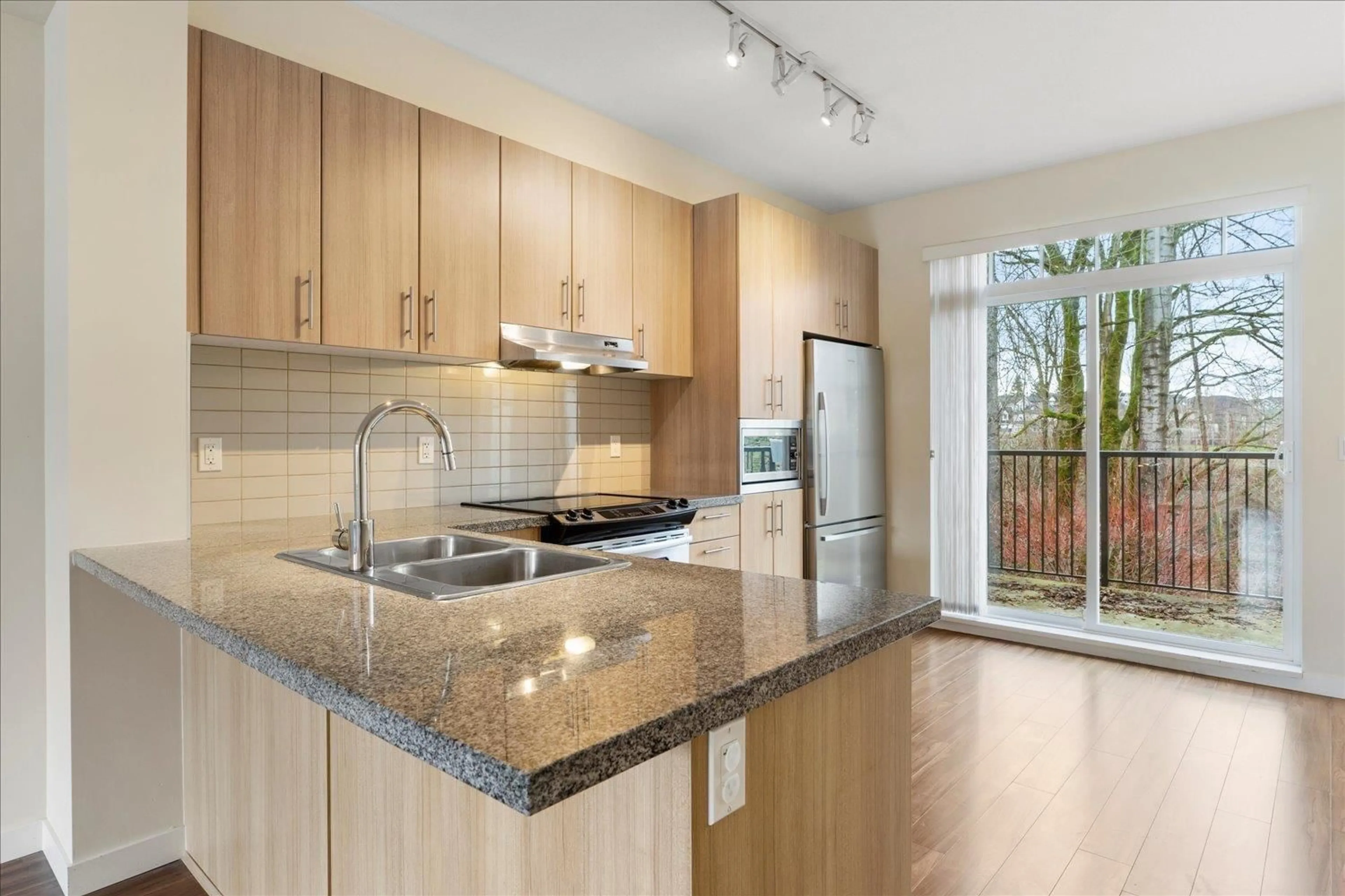 Standard kitchen, unknown for 60 - 31032 WESTRIDGE, Abbotsford British Columbia V2T0C6