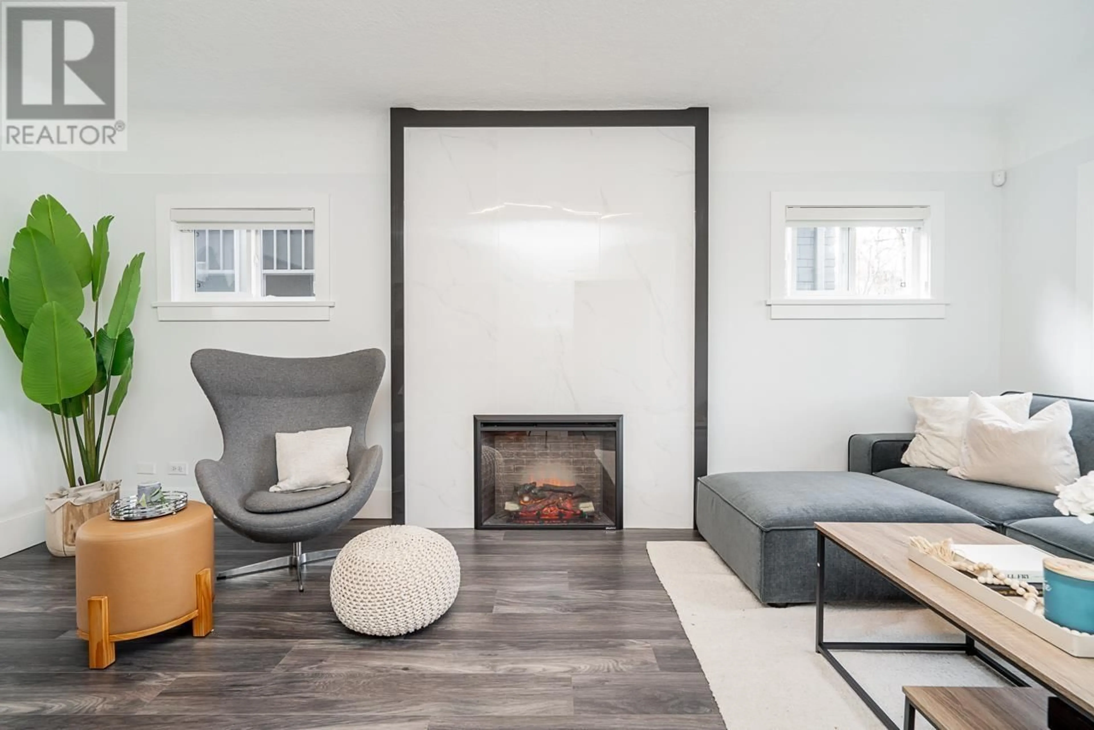 Living room with furniture, unknown for 948 22ND AVENUE, Vancouver British Columbia V5Z2A1