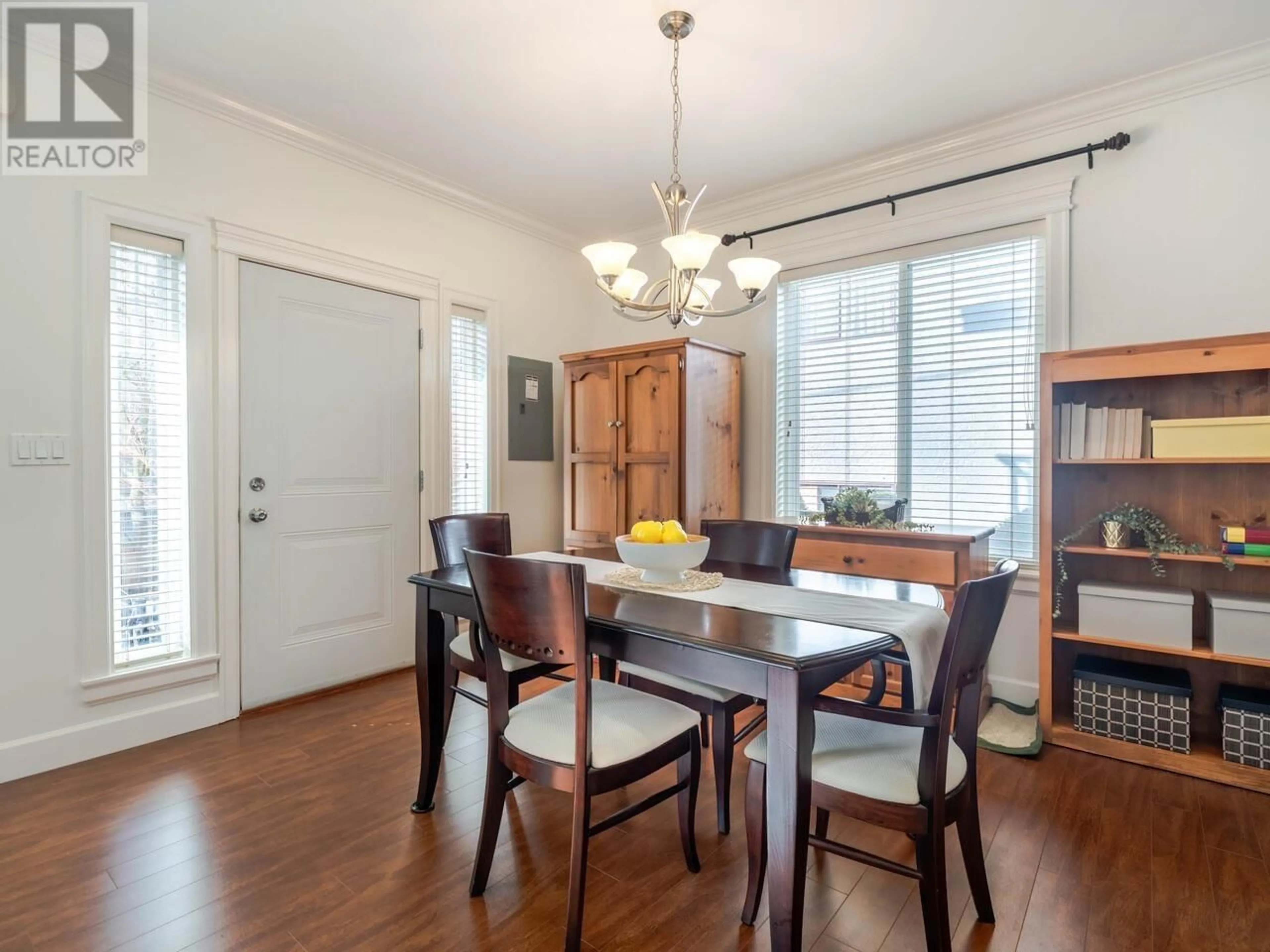 Dining room, wood/laminate floor for 2422 TRIUMPH STREET, Vancouver British Columbia V5K1S5