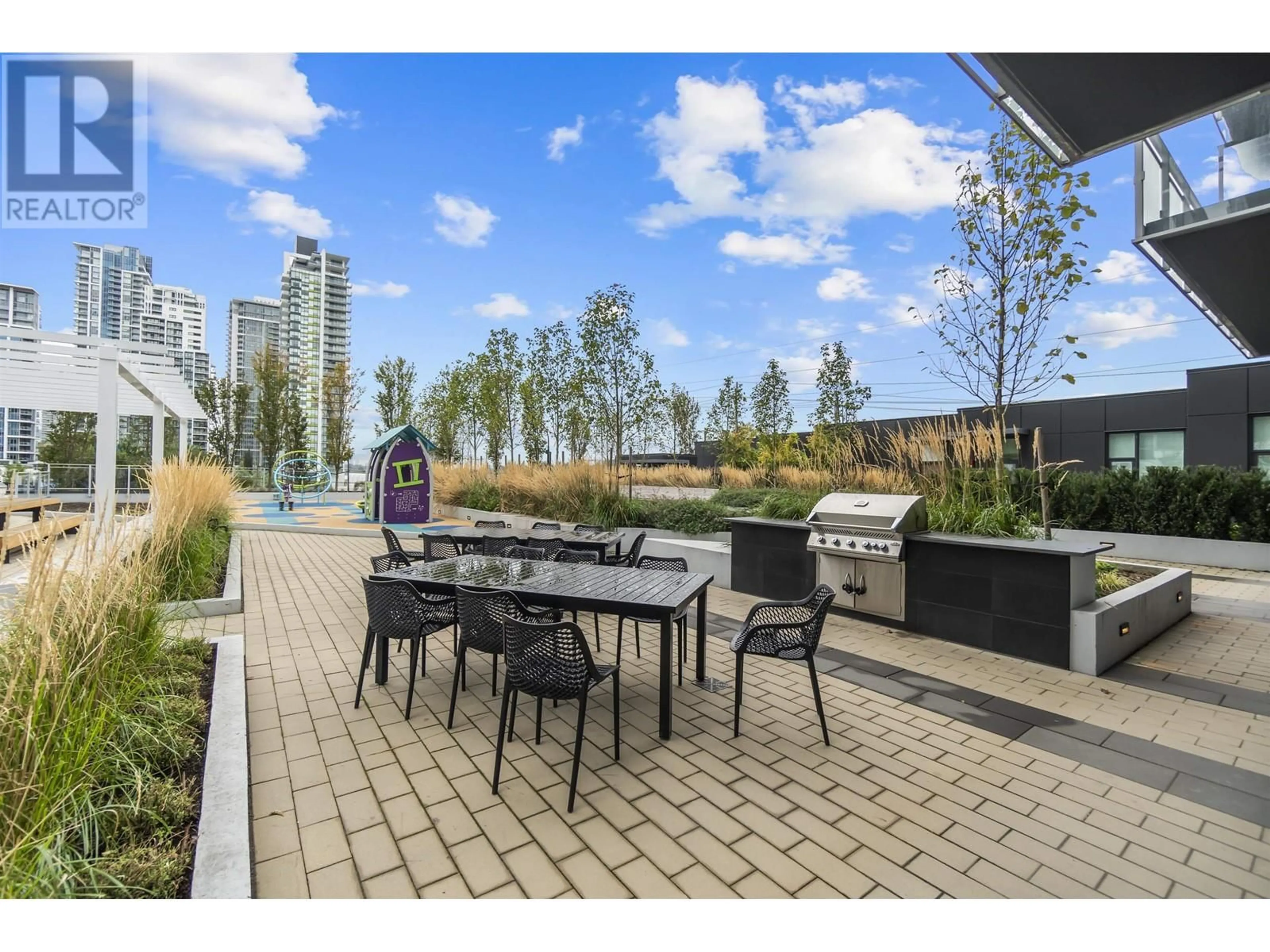 Patio, street for 1403 - 4433 ALASKA STREET, Burnaby British Columbia V5C5T3