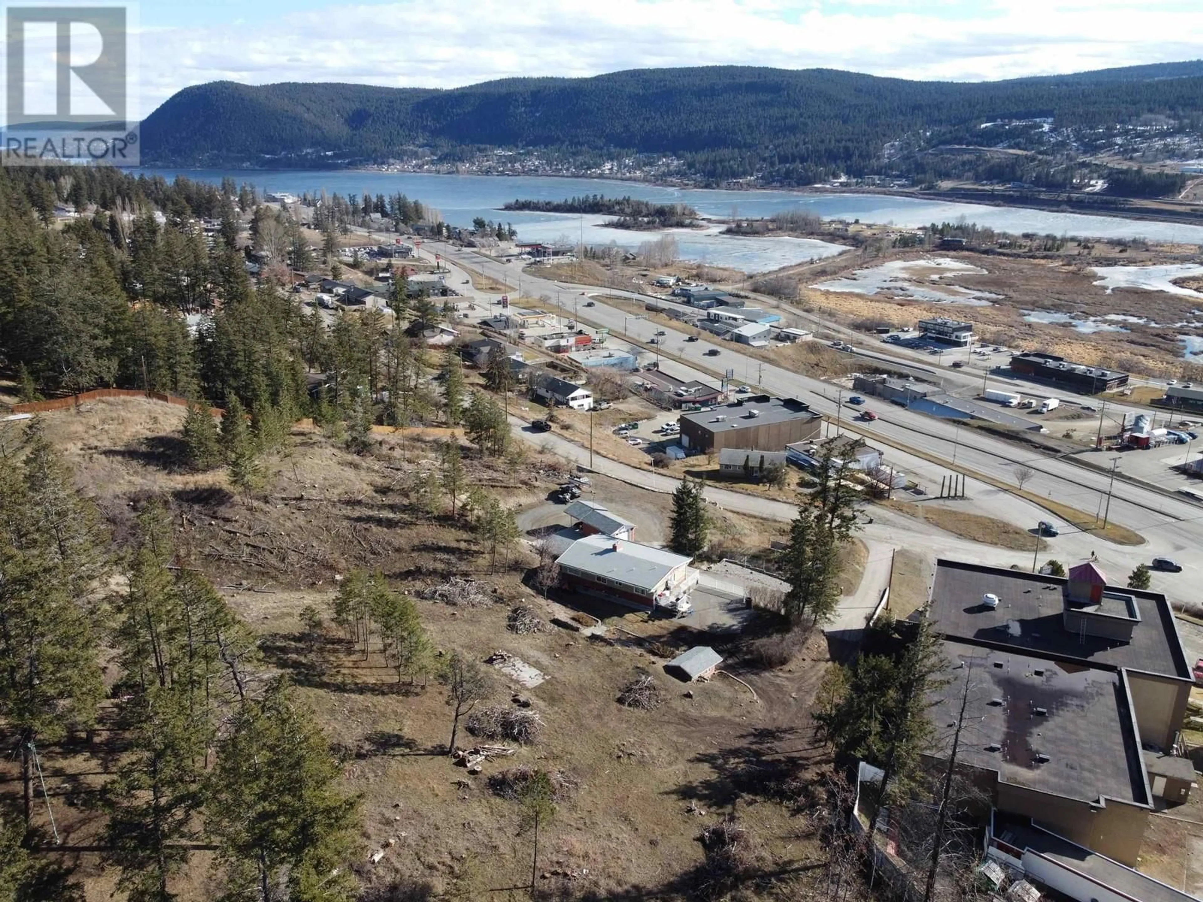 A pic from outside/outdoor area/front of a property/back of a property/a pic from drone, unknown for 1138 LAKEVIEW CRESCENT, Williams Lake British Columbia V2G1A3