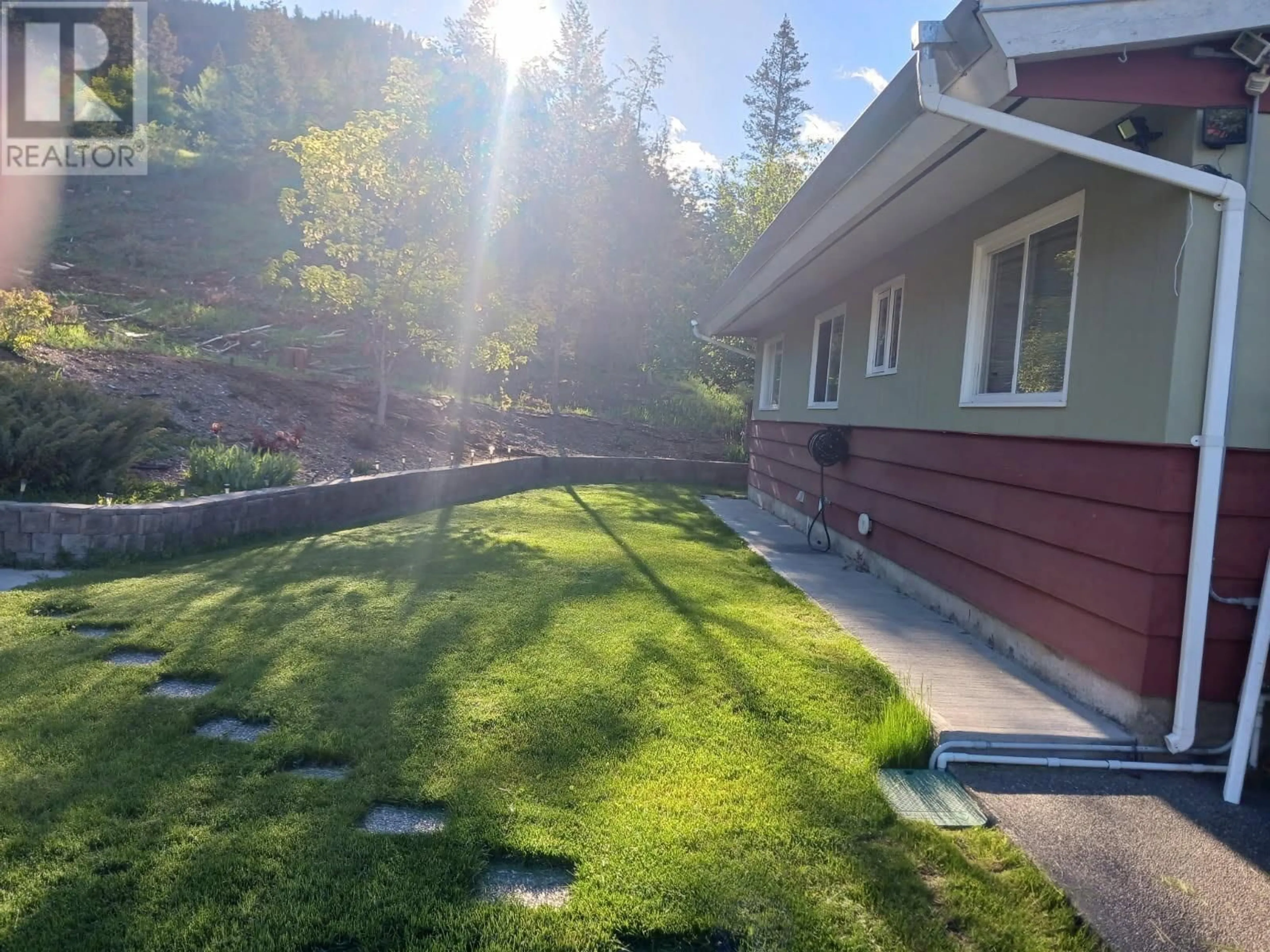 A pic from outside/outdoor area/front of a property/back of a property/a pic from drone, mountain view for 1138 LAKEVIEW CRESCENT, Williams Lake British Columbia V2G1A3