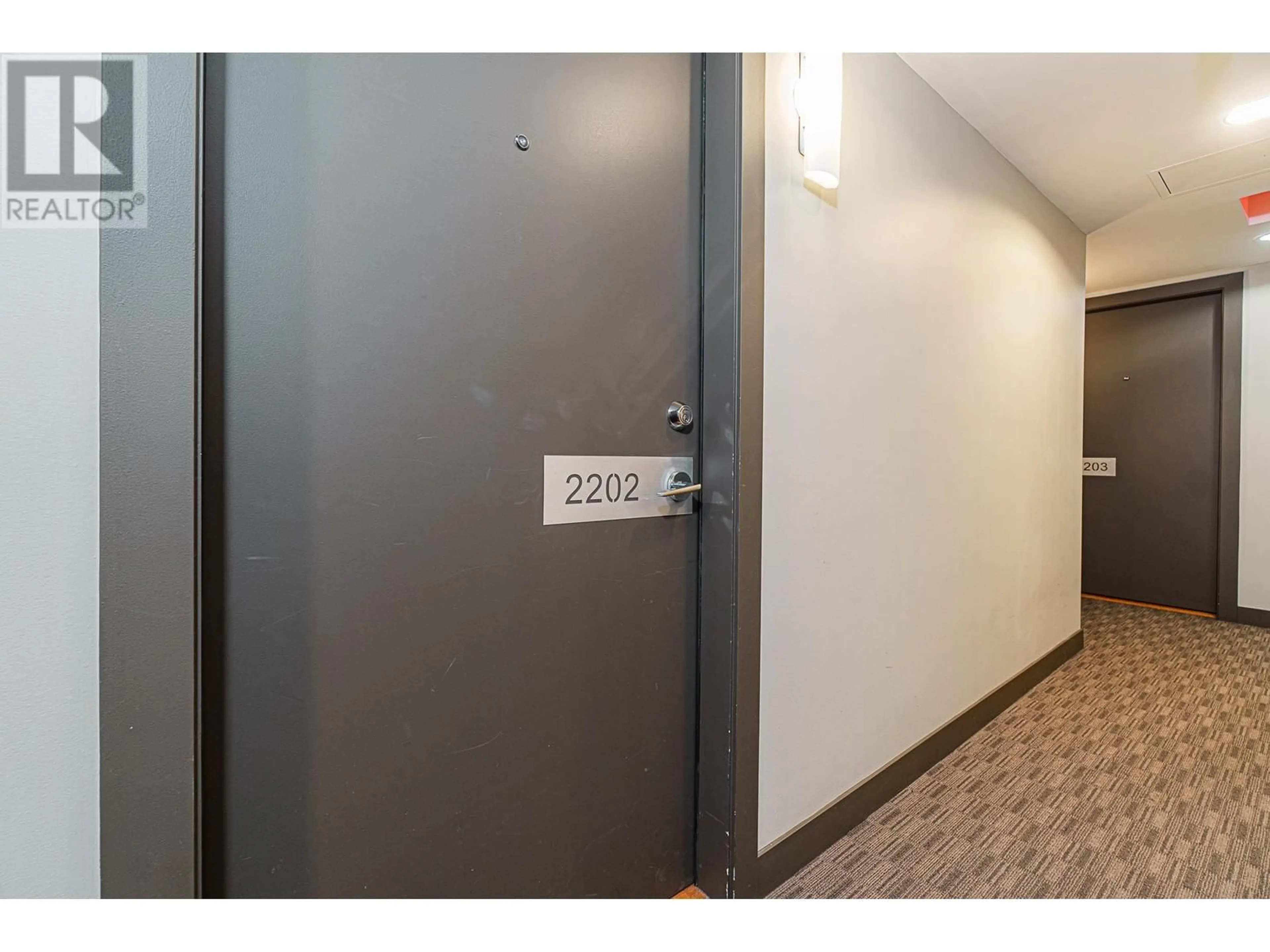 Indoor foyer for 2202 - 7325 ARCOLA STREET, Burnaby British Columbia V5E0A8