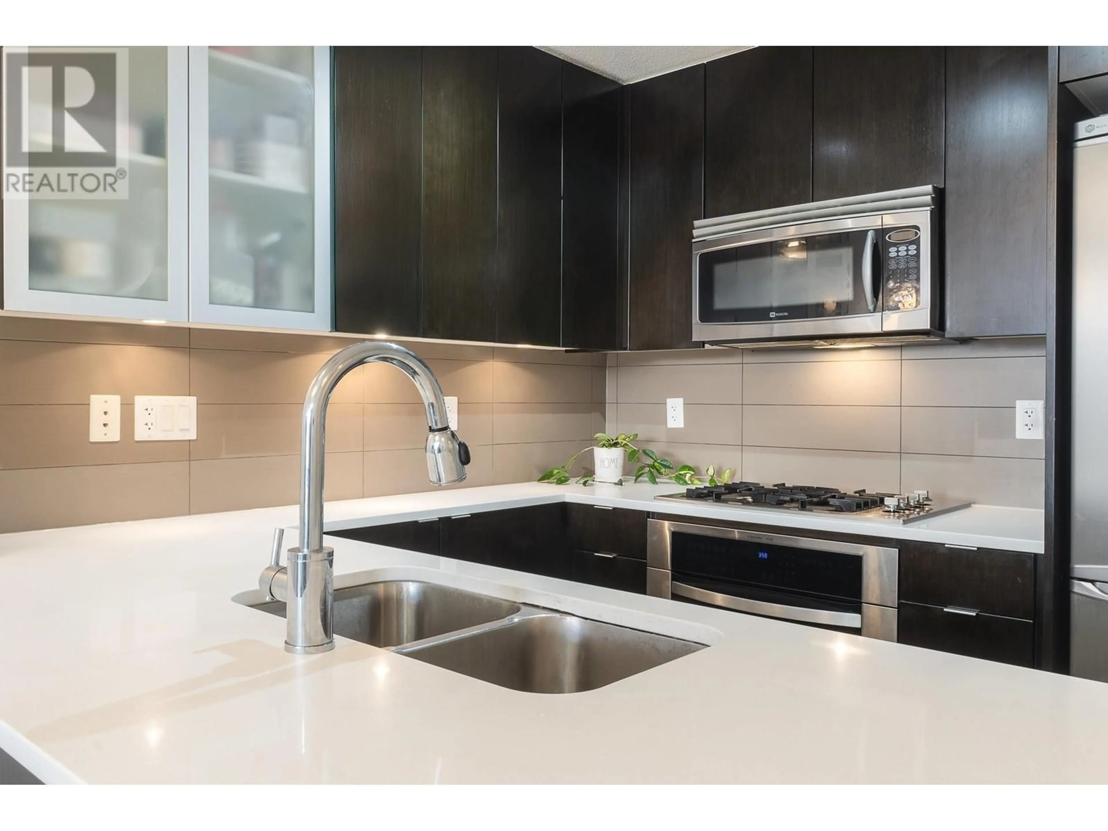 Contemporary kitchen, ceramic/tile floor for 2202 - 7325 ARCOLA STREET, Burnaby British Columbia V5E0A8