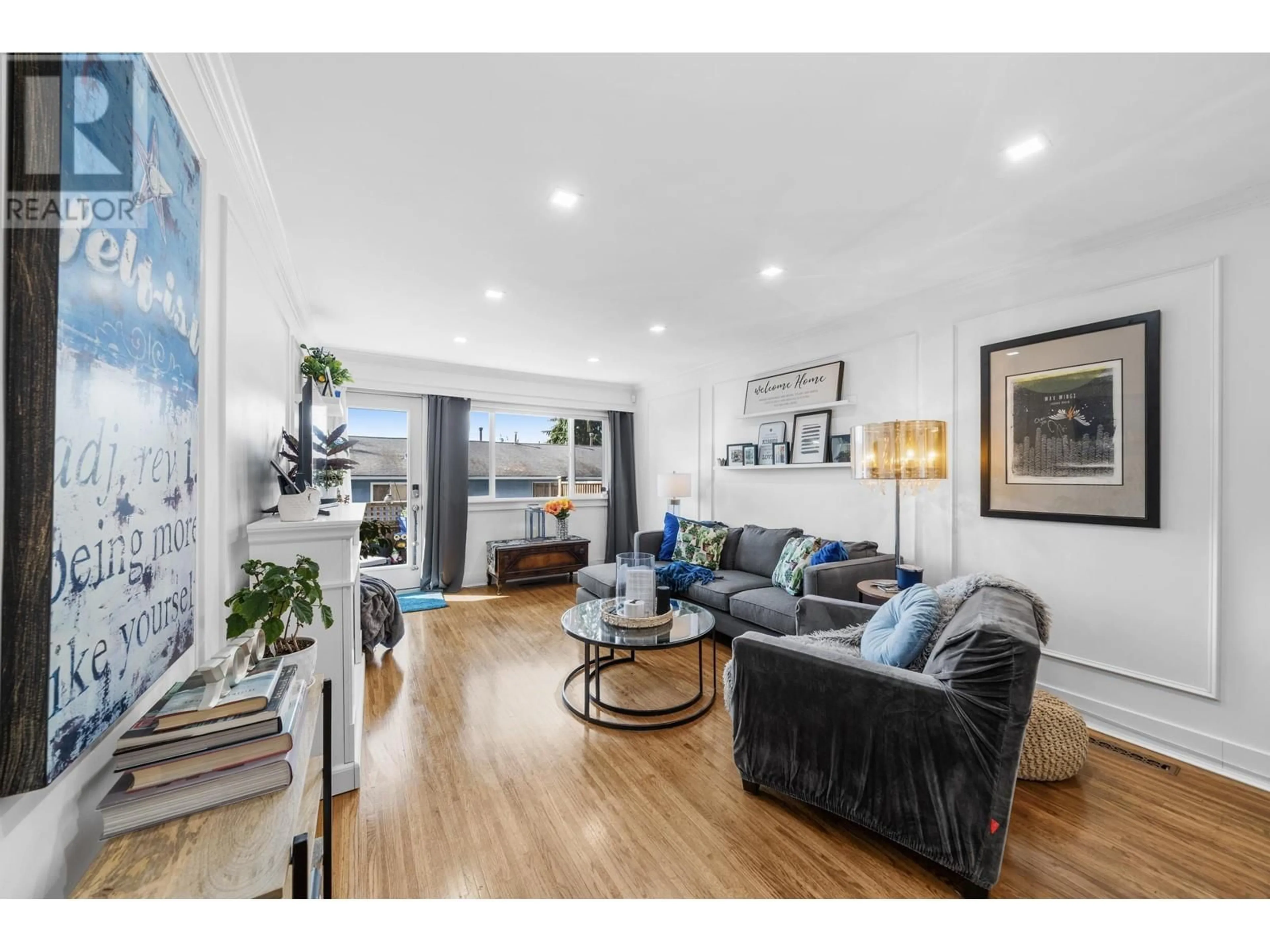 Living room with furniture, wood/laminate floor for 341 MARATHON COURT, Coquitlam British Columbia V3K4Z4