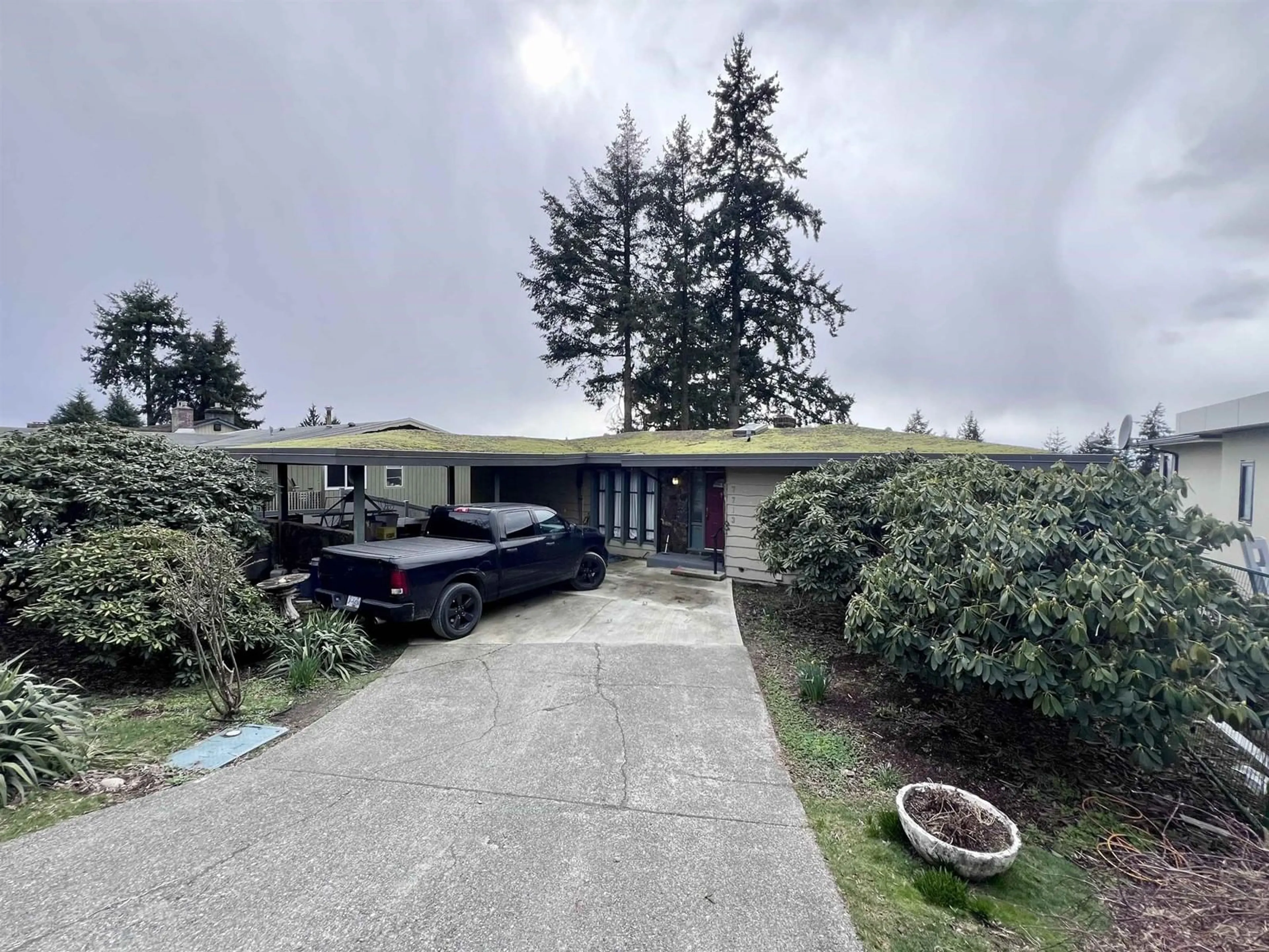 A pic from outside/outdoor area/front of a property/back of a property/a pic from drone, street for 7713 GARFIELD, Delta British Columbia V4C4E6