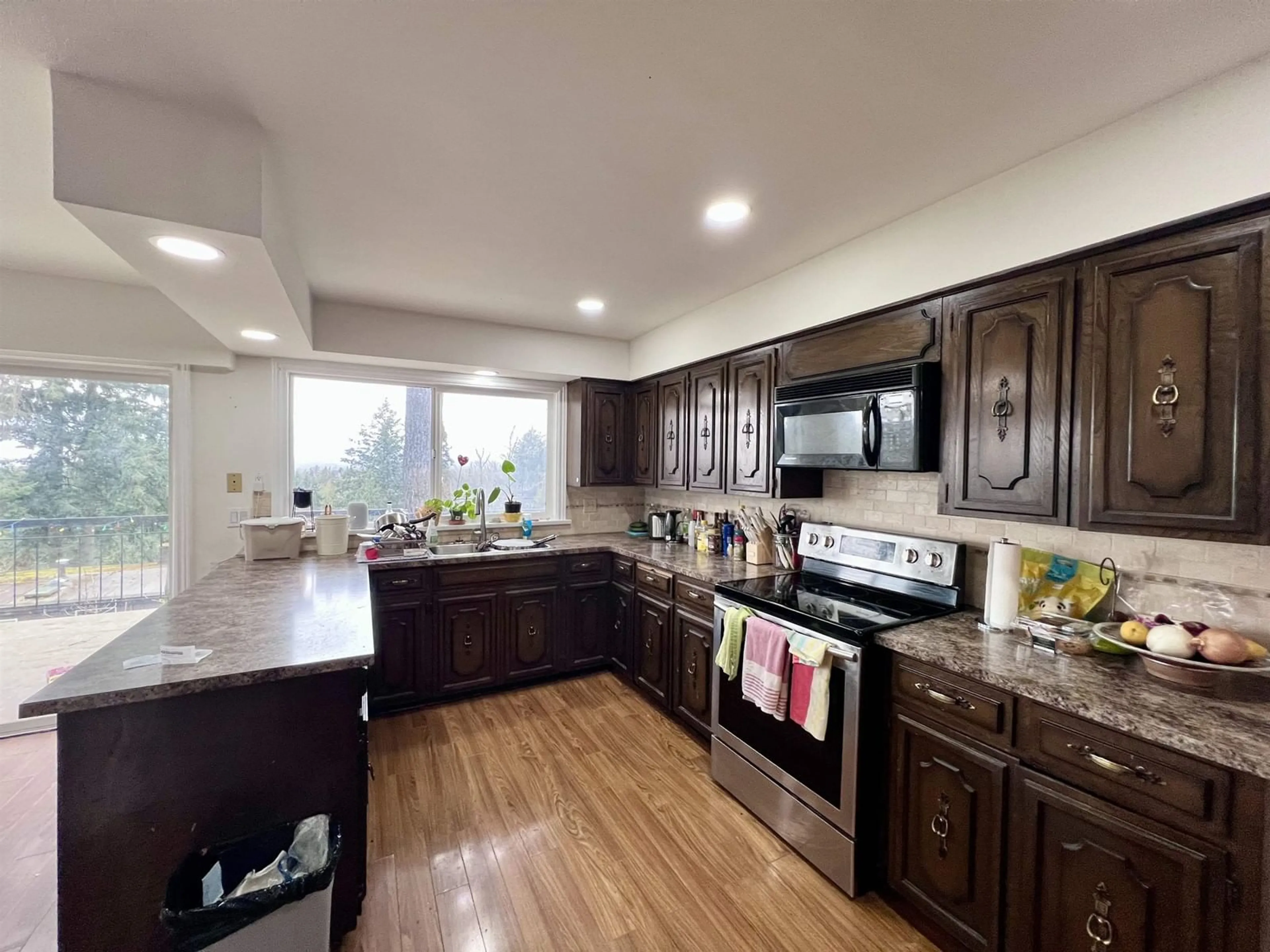 Open concept kitchen, unknown for 7713 GARFIELD, Delta British Columbia V4C4E6